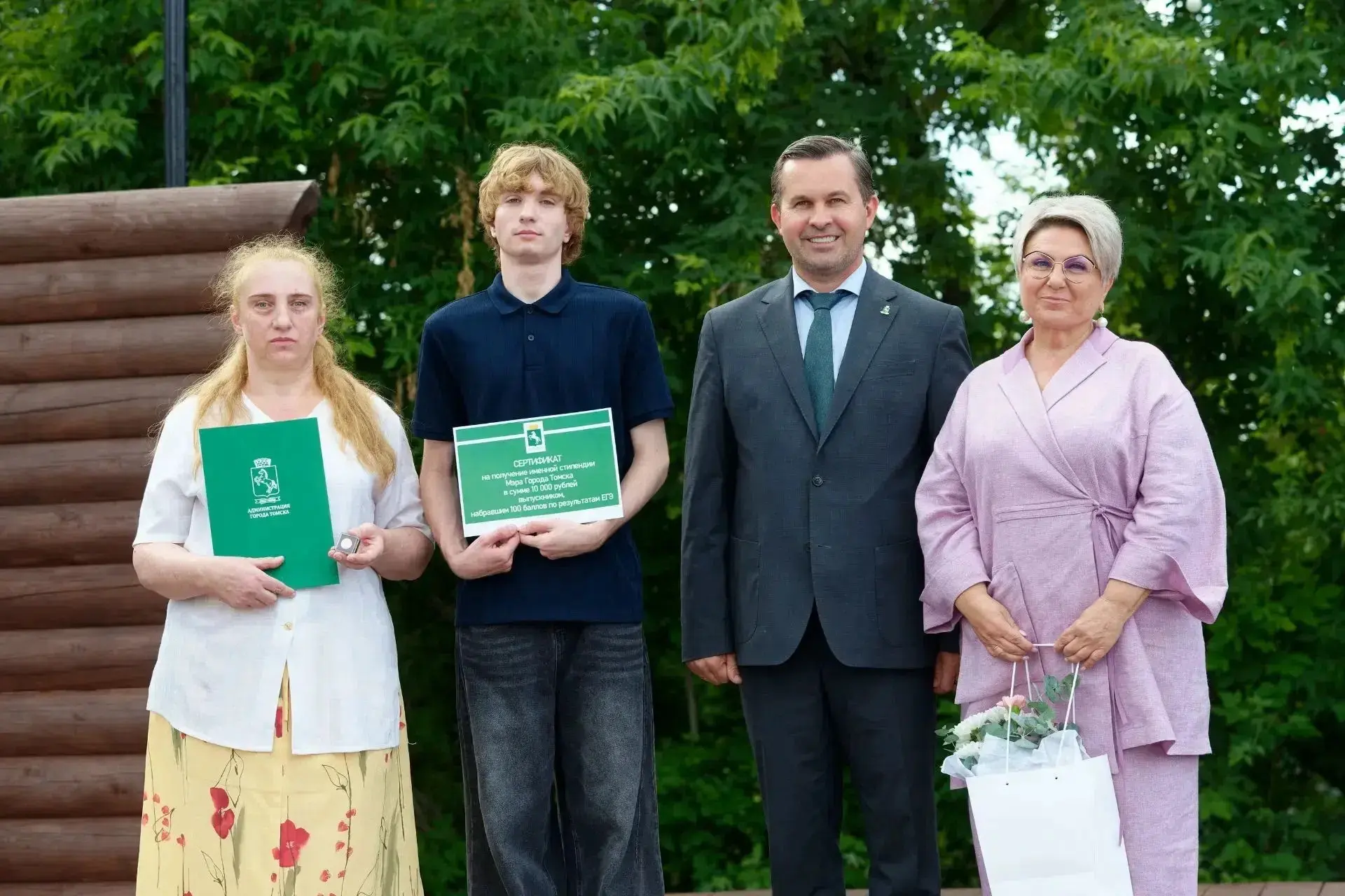 #ГОРДОСТЬ_55
Гордимся нашим выпускником! 🎓
💯 Вчера на Воскресенской горе прошёл торжественный приё
