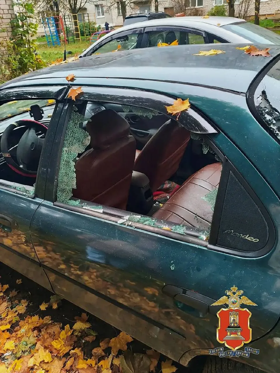 🚨 В Конаковском округе 24-летний житель Изоплита подозревается в повреждении чужого авто