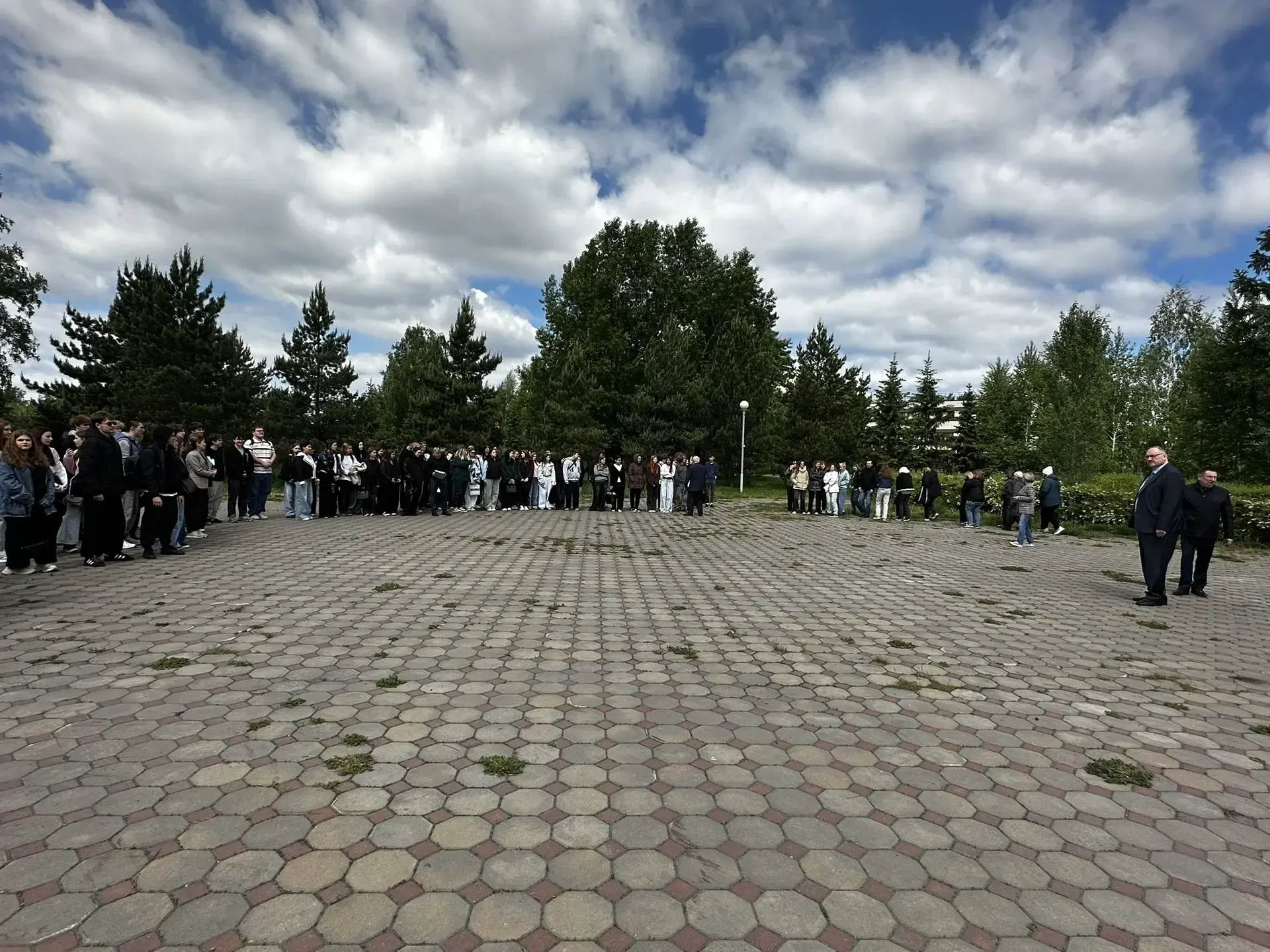 Сегодня в Омской гуманитарной академии и Гуманитарном колледже проведена учебная тревог...