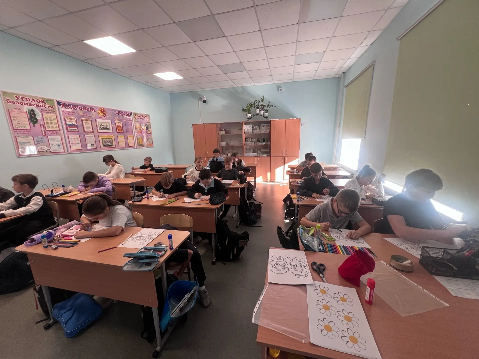Дарим тепло своих сердец: подготовка ко Дню пожилого человека в самом разгаре!