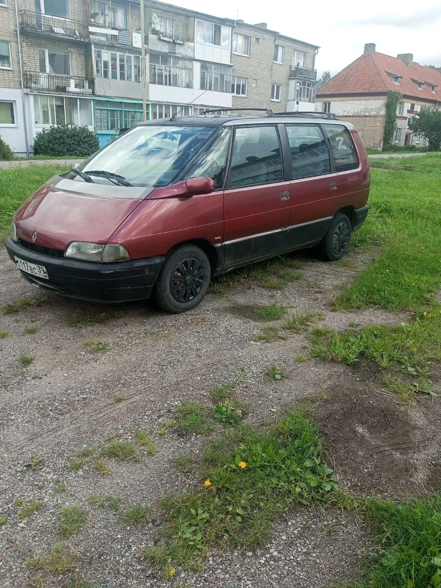 Продам. Рено эспейс.1993г. 2.0 МКПП, бензин. На ходу каждый день. Без штрафов и арестов...