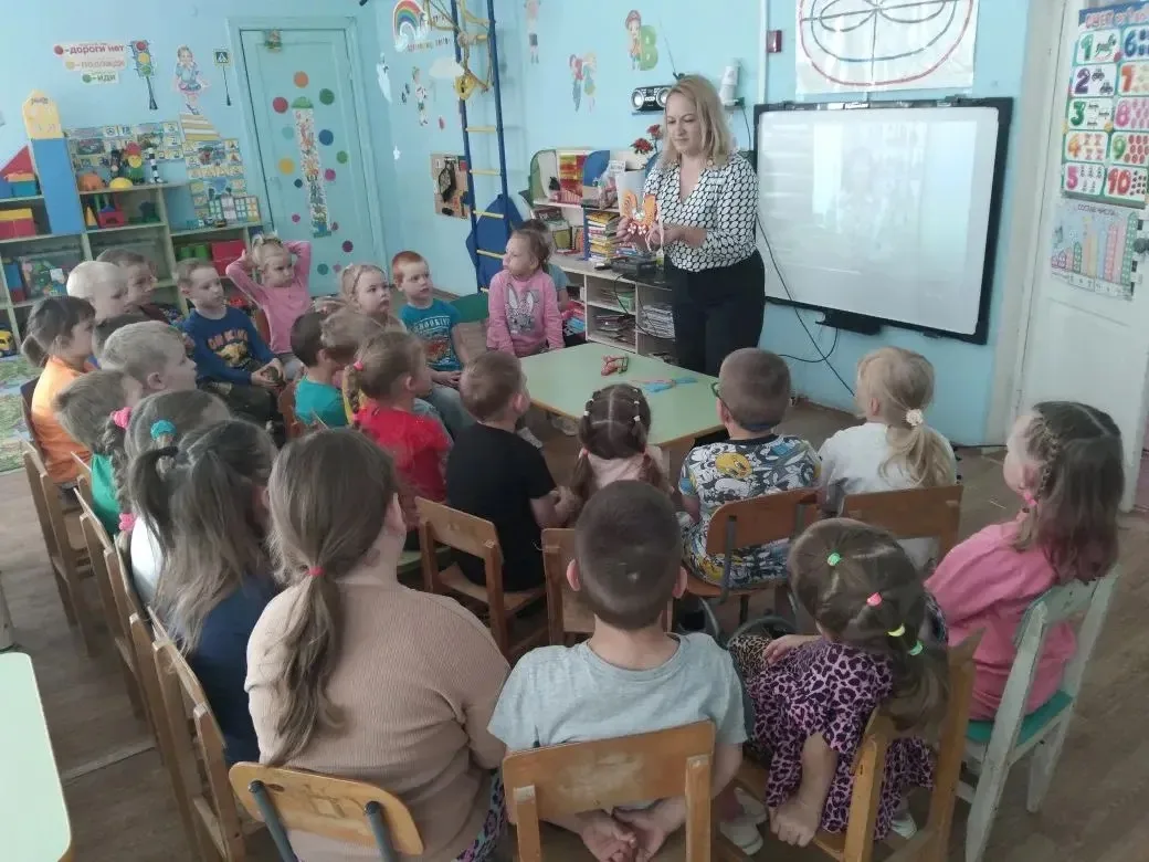 Путешествие в прошлое: «Непоседы» и «Подсолнушки» оживили историю деревянной игрушки