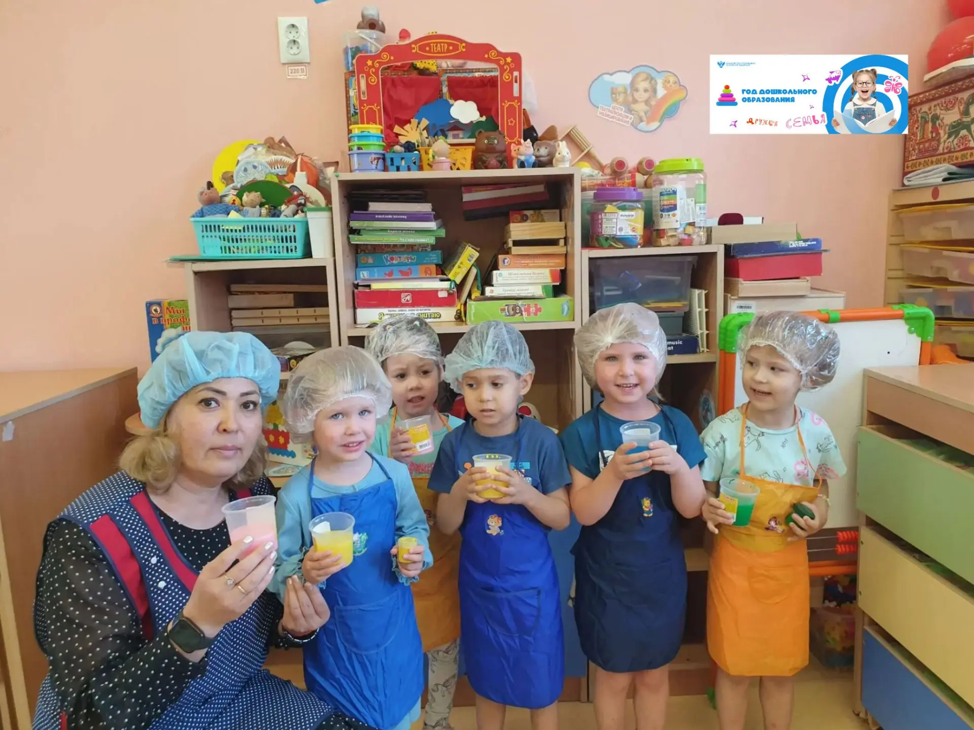 Волшебство в стакане: юные исследователи в «Мамонтёнке»! 🧪🎨