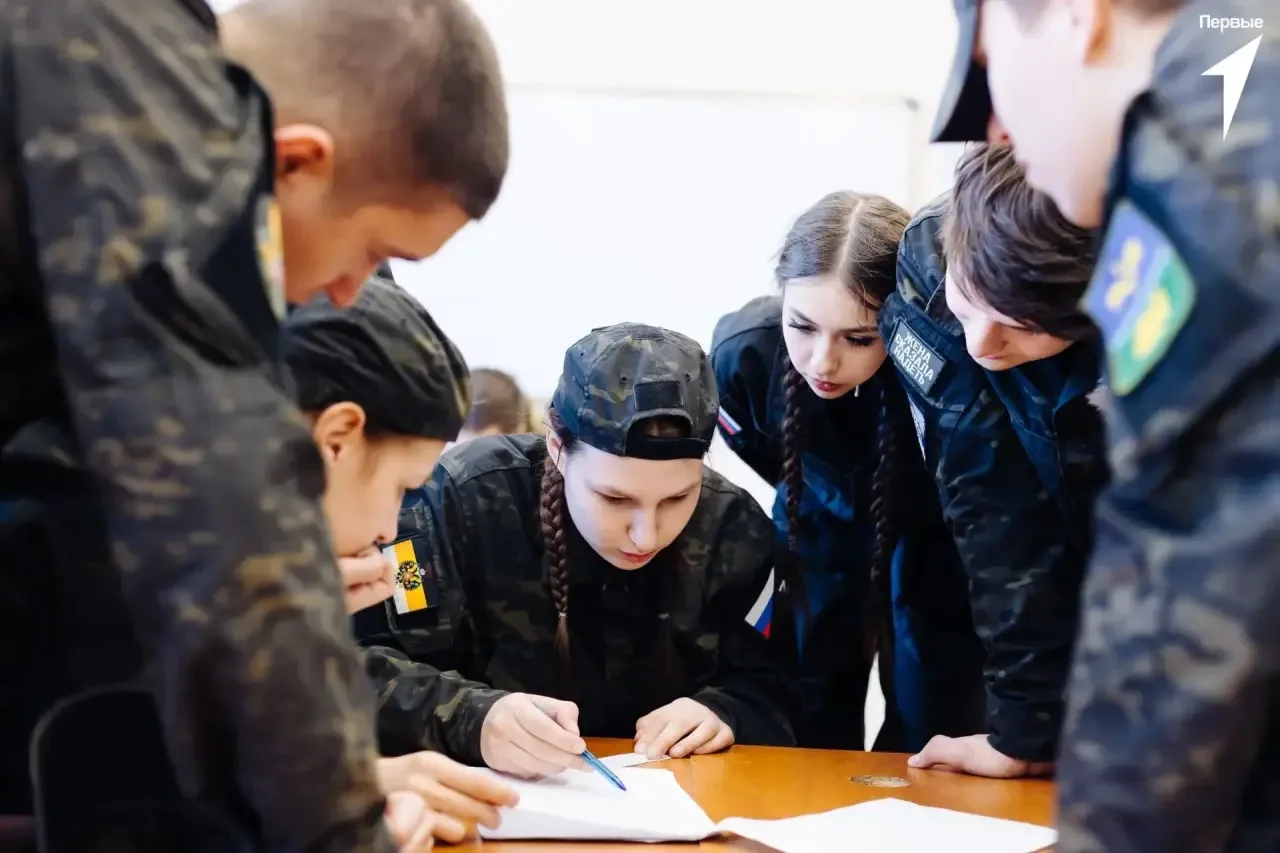 Школа №5 — центр патриотического движения Нижневартовска! 🇷🇺 На этой неделе наша школа №5 с УИОП ста