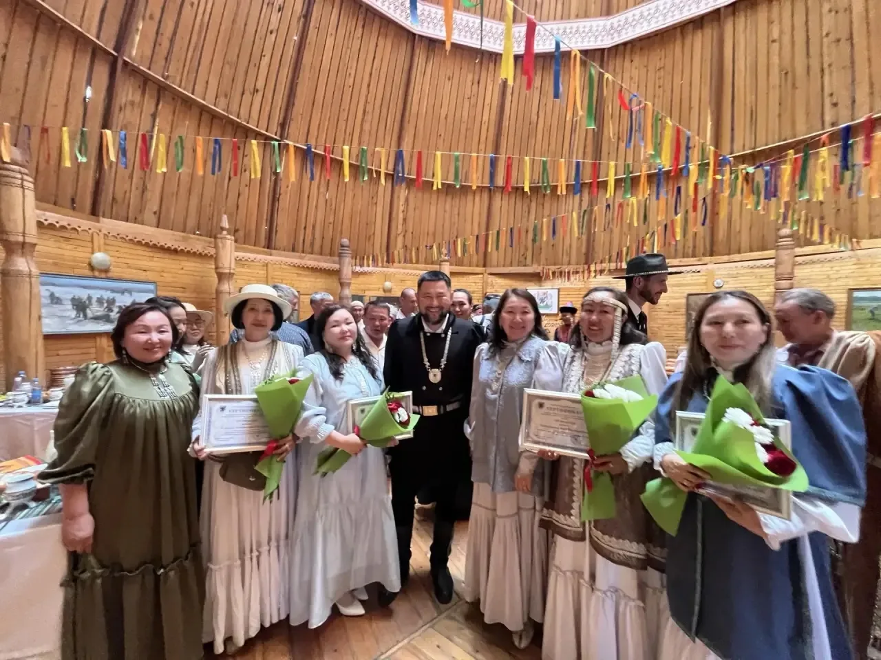 Лучших педагогов якутского языка, литературы и культуры наградили на Ысыахе Туймаады