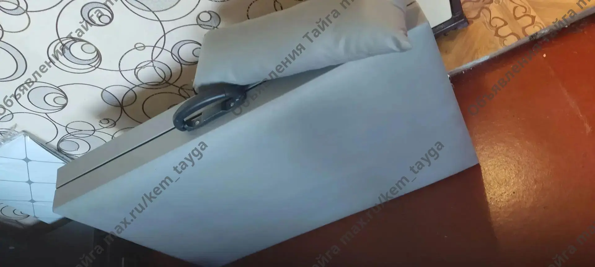 Продам кушетку 89964118769