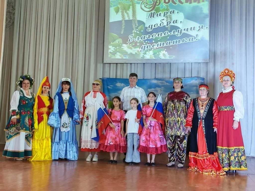 Обучающиеся нашей школы вновь проявили свои творческие способности, активно участвуя в самодеятельно