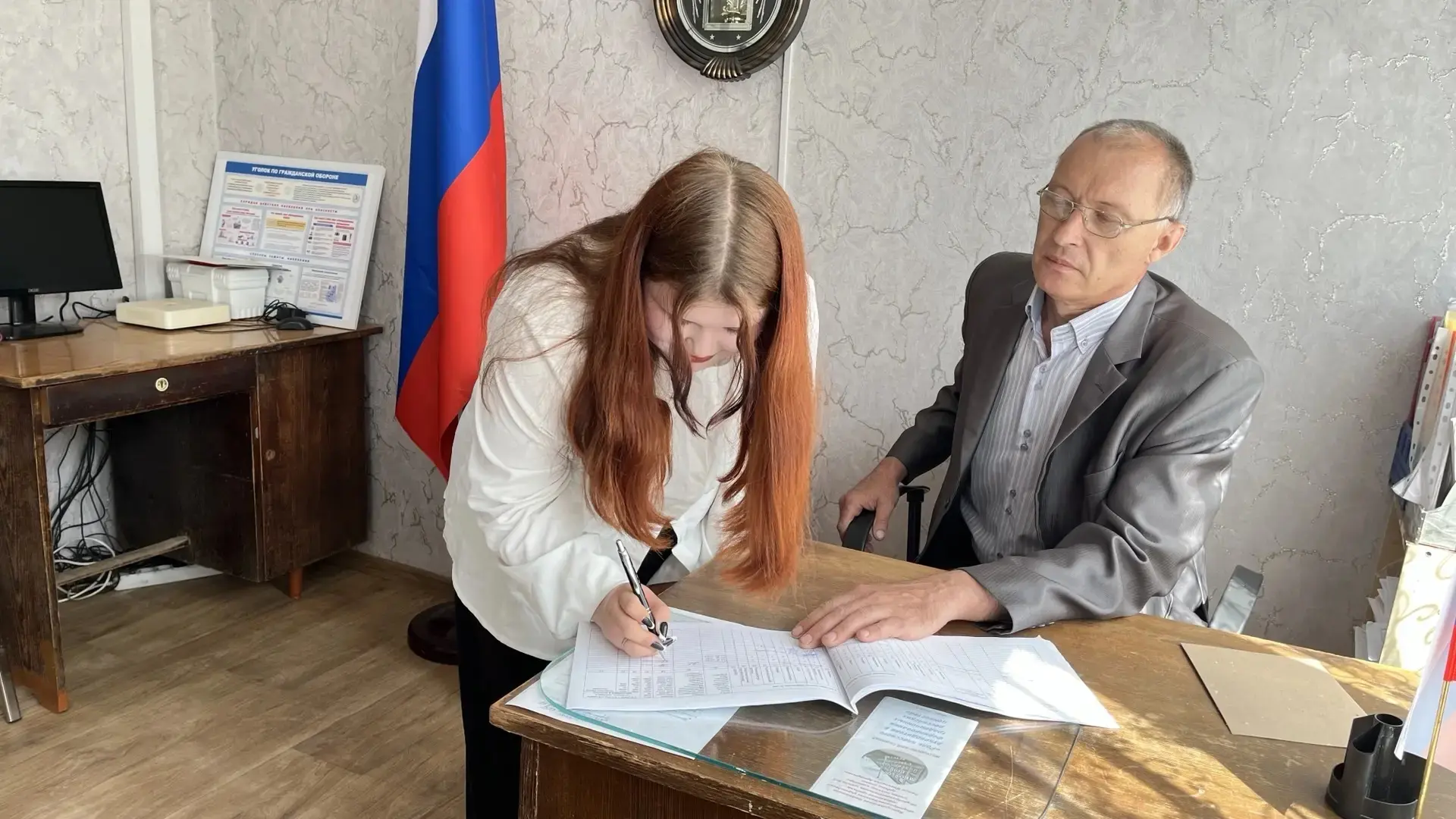 🔔 Миссия «9 класс» выполнена!

Ура! Сегодня наши девятиклассники получили свои первые аттестаты! Эт
