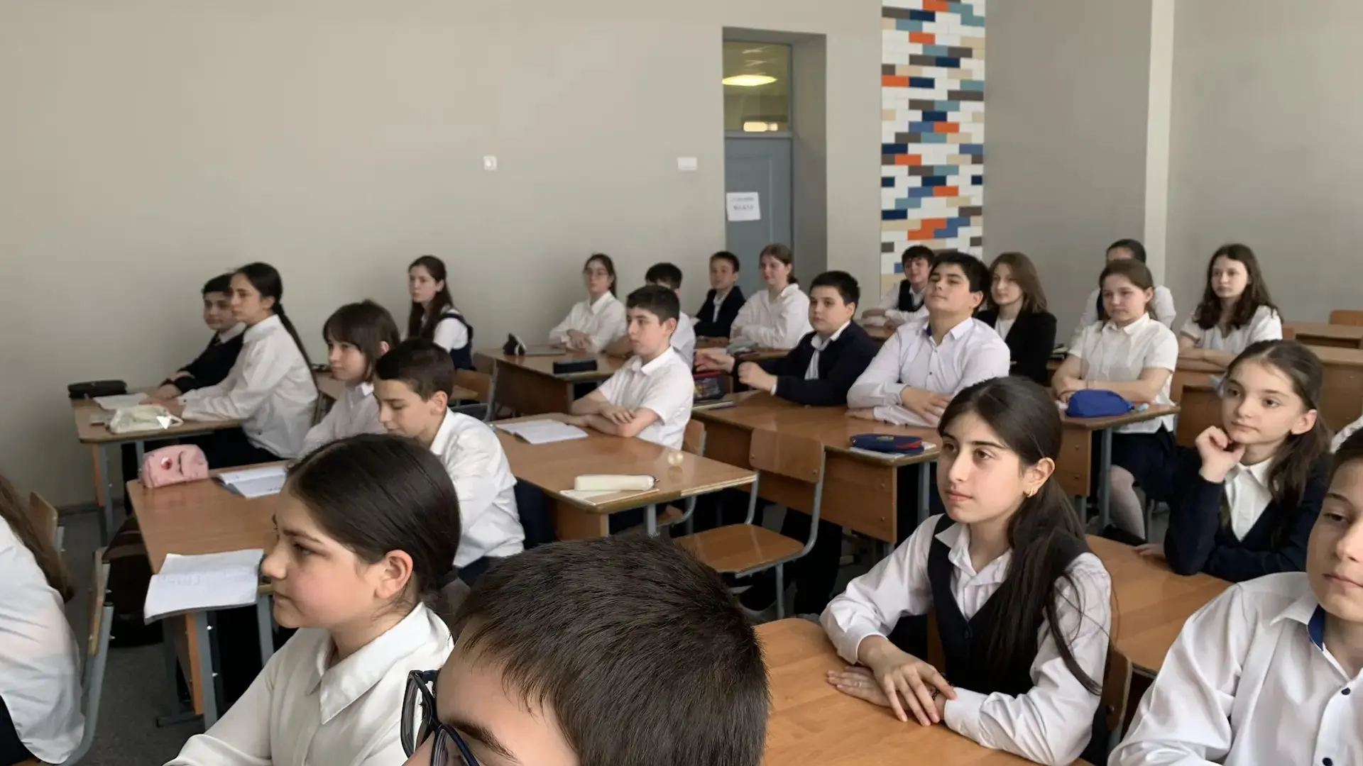 Æрвылазау та Ирыстоны райдыдта Ирон æвзаг æмæ литературæйы къуыри. Ацы бæрæгбоны кадæн цæудзысты алы
