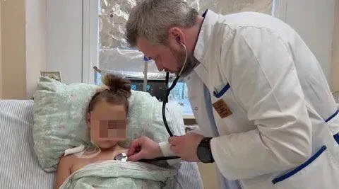 11-летнюю Веру из Армавира, пострадавшую при атаке БПЛА на Архипо-Осиповку, выписали из...