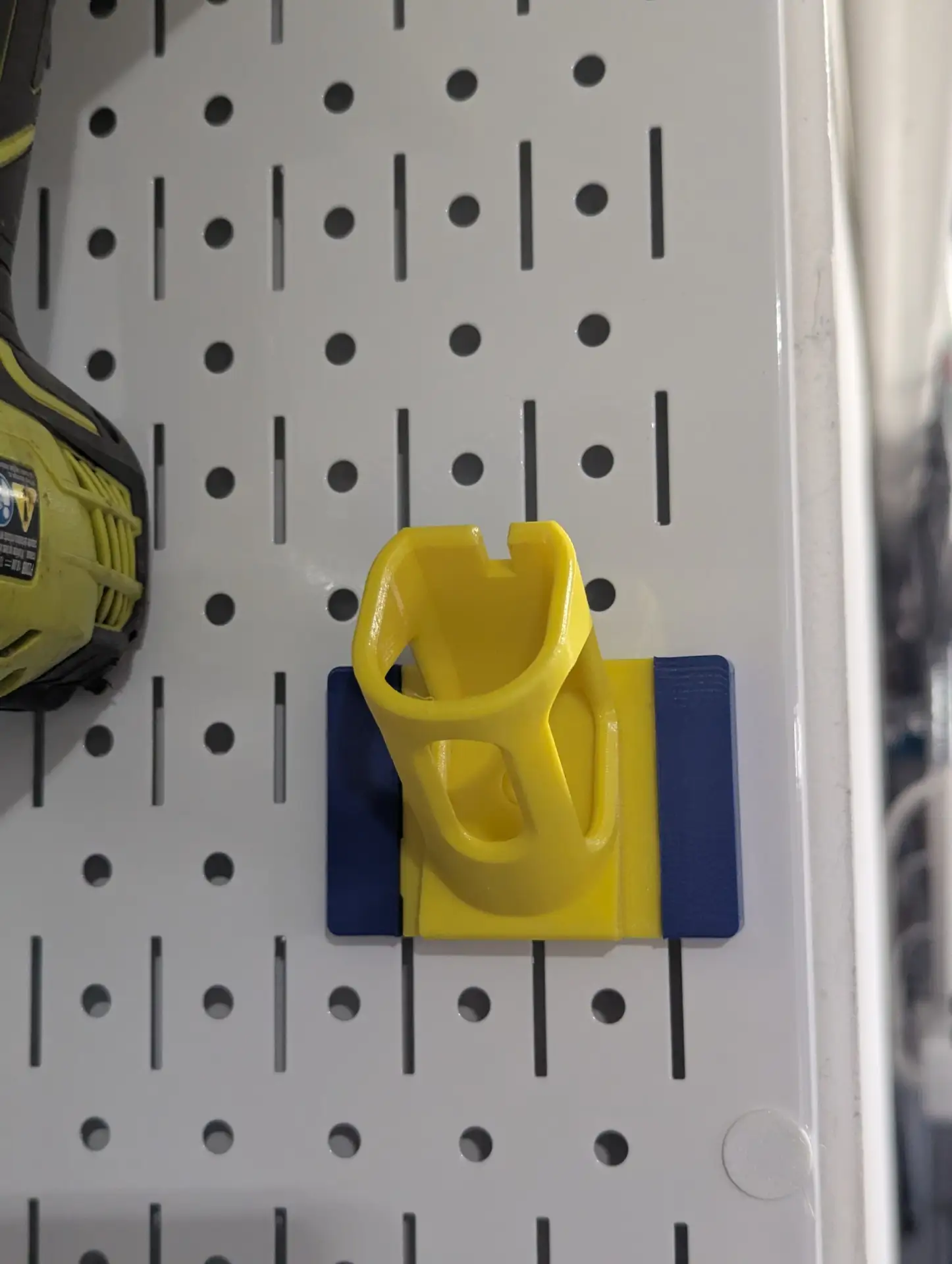 📌 Крепление аккумулятора Ryobi 18V для стены DDD Control