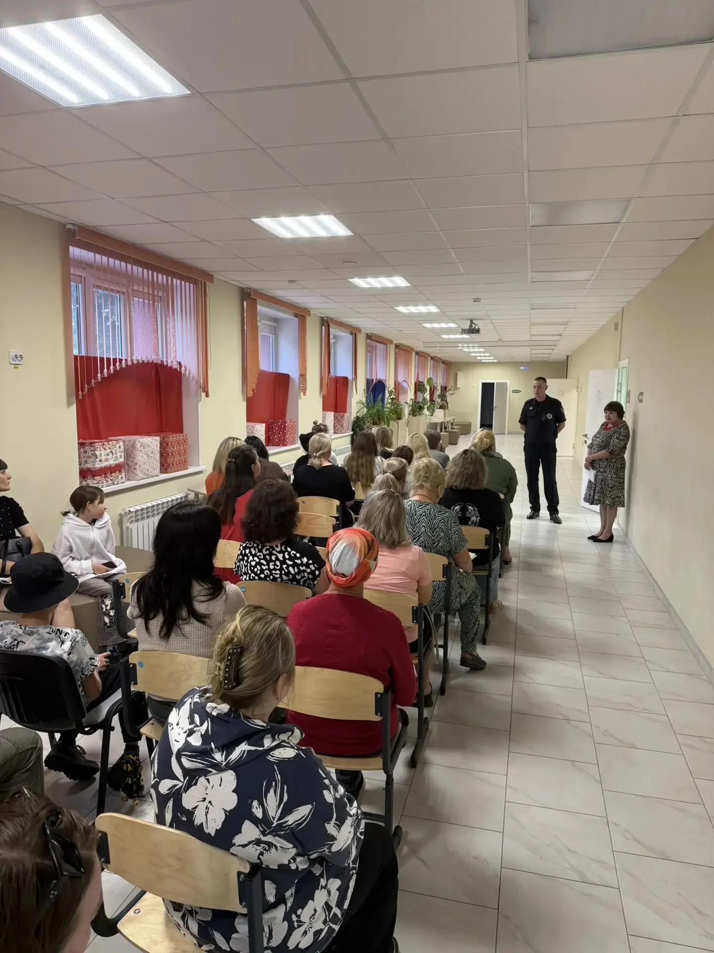 В школе состоялось родительское собрание по итогам года и вопросам безопасности, с приг...
