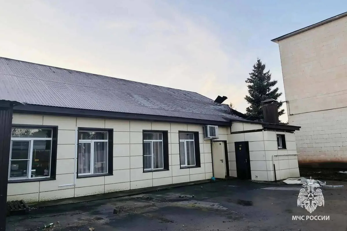 В Уфимском районе Башкирии потушили пожар в кафе площадью 150 м²