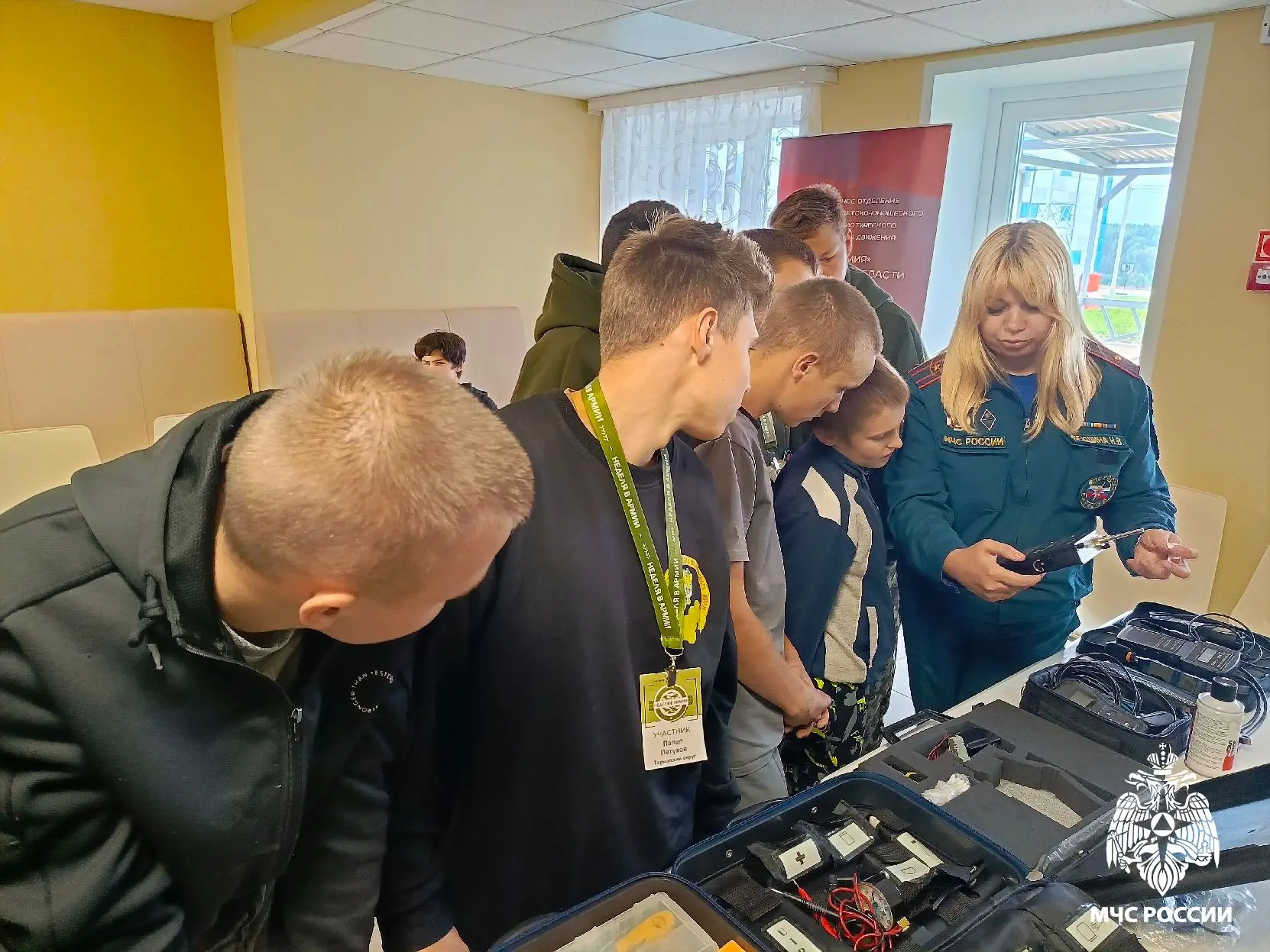 Профориентационное мероприятие провели представители чрезвычайного ведомства в рамках «...