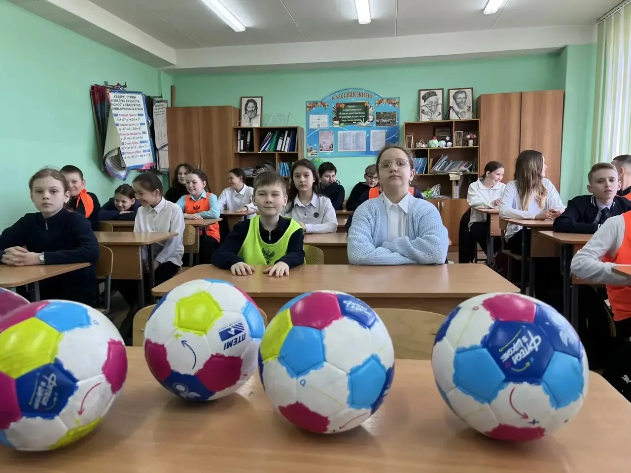 МОБУ СОШ с. Засечное: «Футбол помогает».  ⚽️🌟 Ребята 5А класса МОБУ СОШ с. Засечное приняли участие 