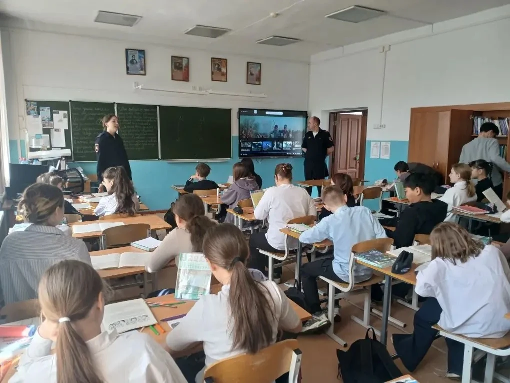 Профилактическое мероприятие по безопасности дорожного движения в гимназии № 1  28 апреля в МБОУ г. 