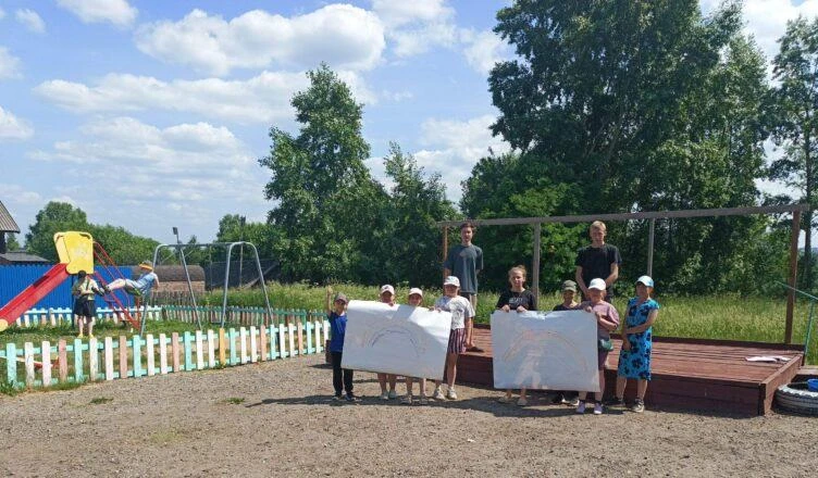 Лето в цвете: «Акварельная поляна» подарила детям радость

Лето – это настоящая пора радости, наполн
