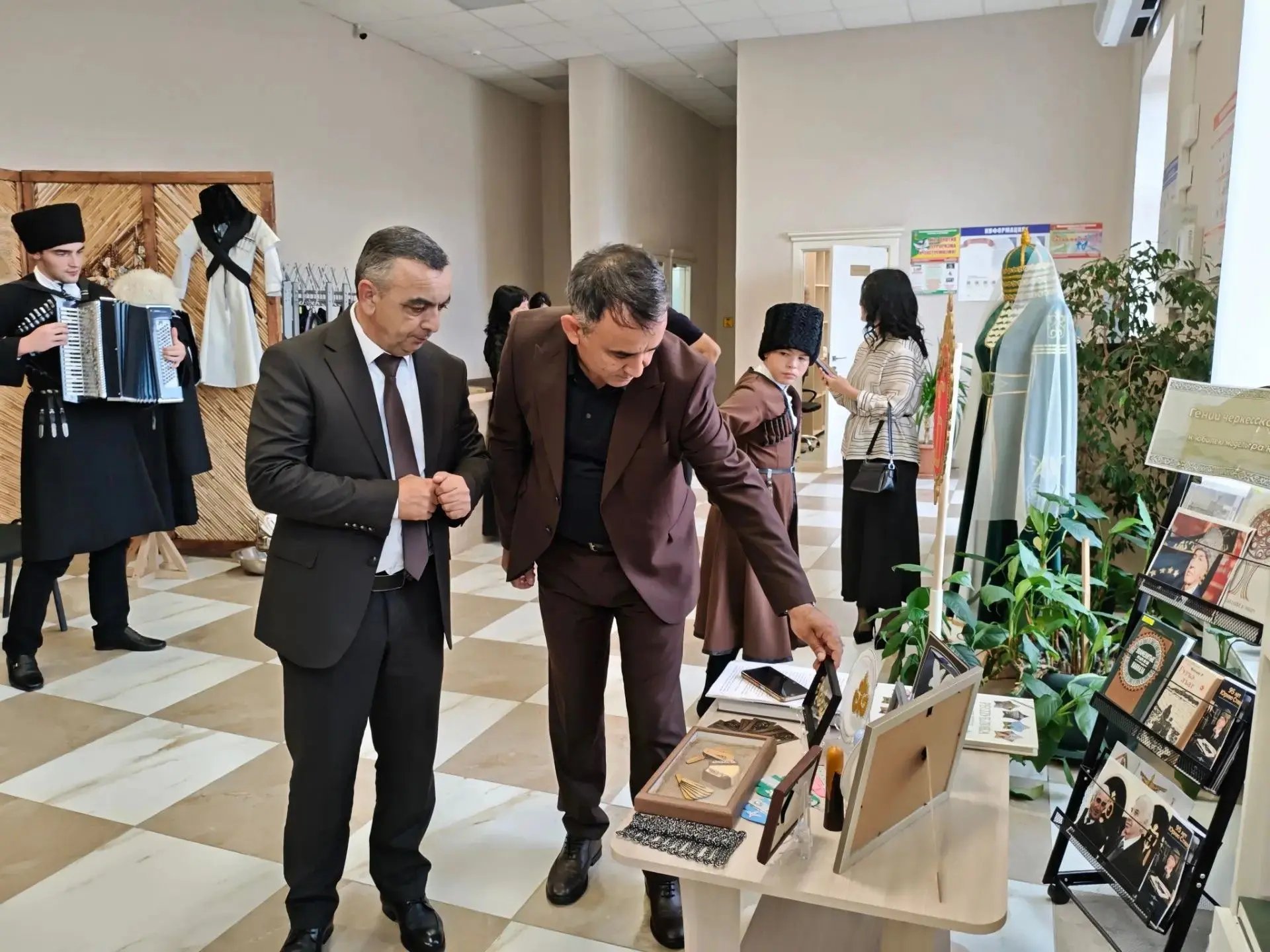 🎉 Ко Дню национального адыгского (черкесского) костюма сотрудники Адыгейской республик...