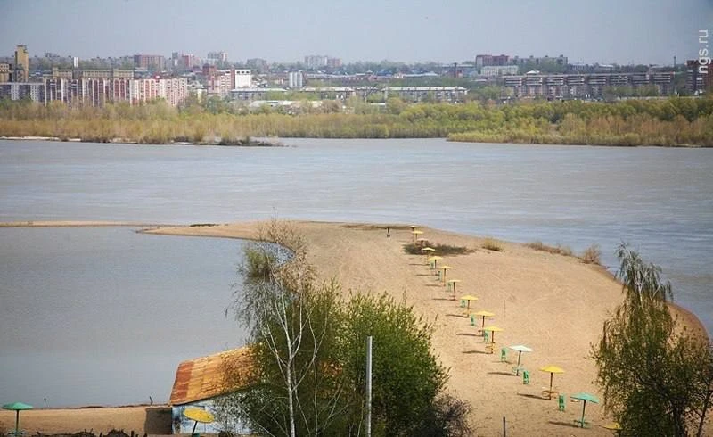 🏖️❌ Пляж у Бугринской рощи официально закрыт для купания по решению местных властей