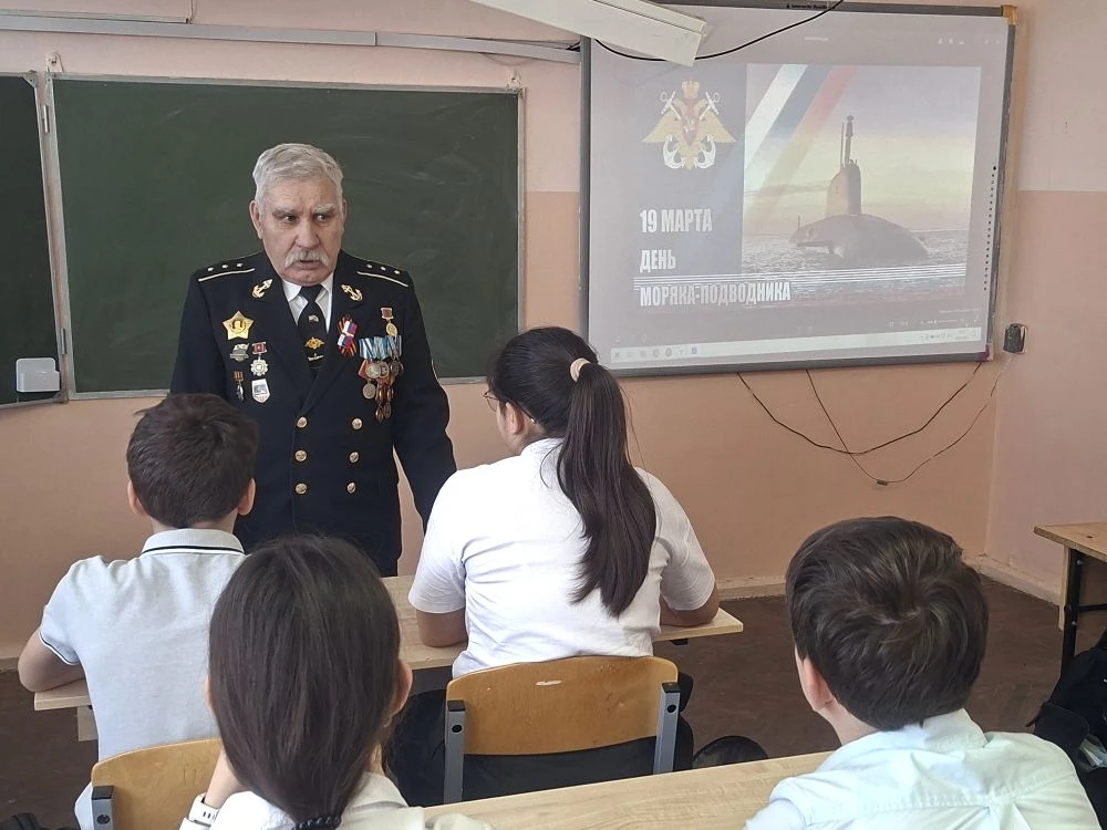 🎗Ежегодно 19 марта в России отмечается День моряка-подводника — профессиональный праздник военнослуж