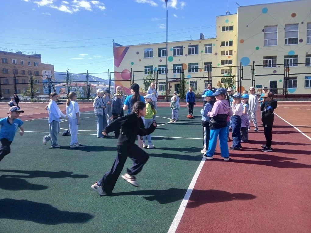 ☀Утро в лагере: бодрое, весёлое, активное!

Утро в нашем школьном лагере началось не только с бодрящ
