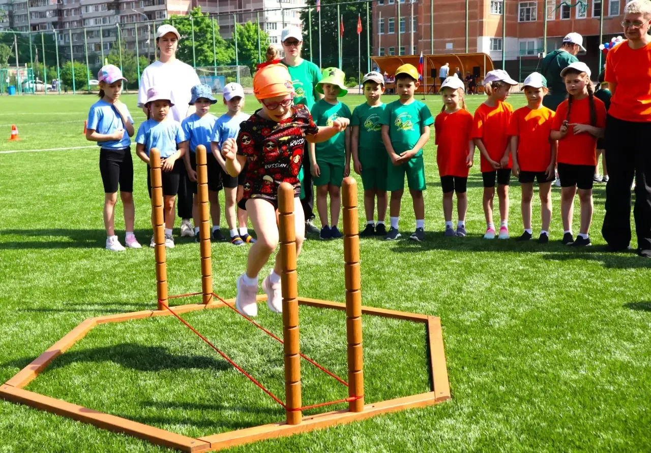 🏃🤸«ПРЫГАЙ ВЫШЕ ГОЛОВЫ»  📍На футбольном поле школы №11 царила атмосфера радости, спортивного задора и