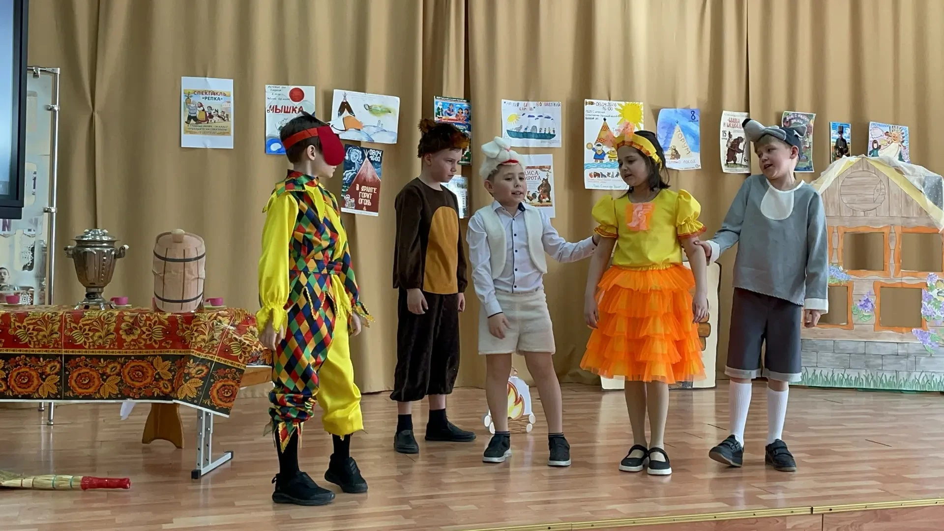 🎭 В лицее идёт Театральная неделя! В нашем лицее стартовала долгожданная "Театральная неделя", приур