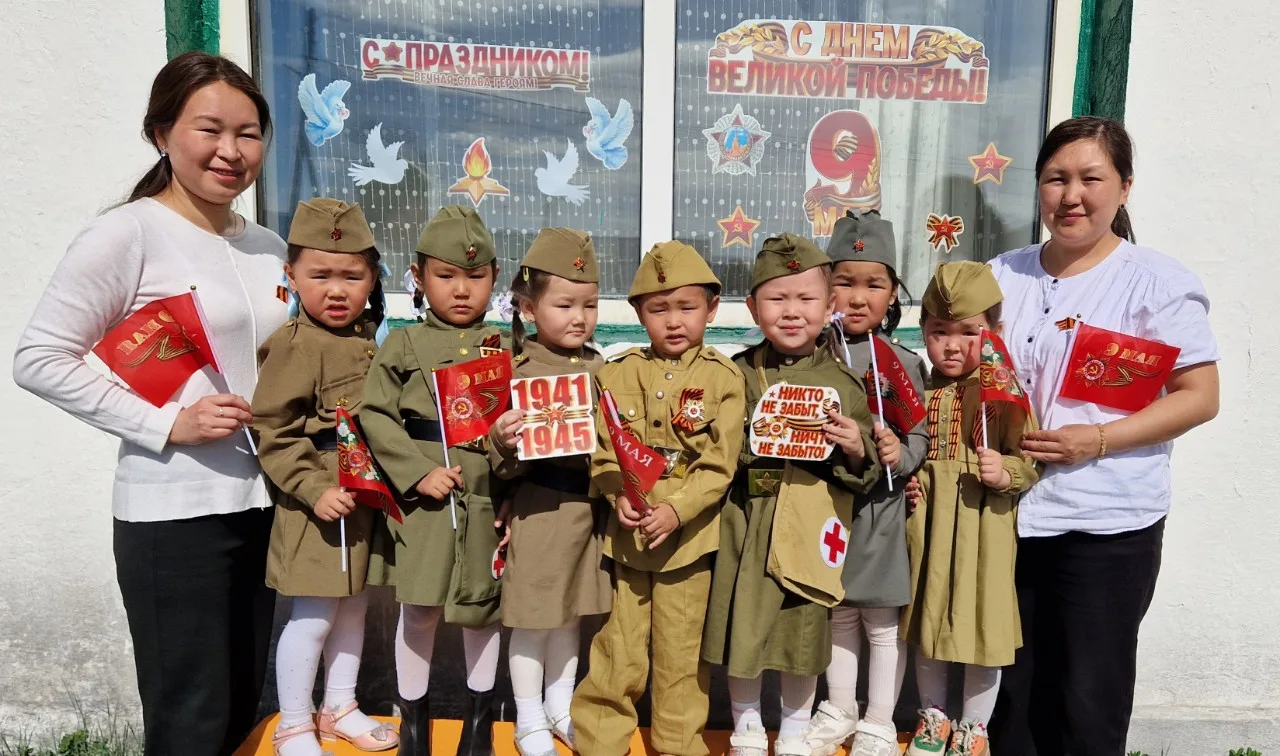 🇷🇺В преддверии праздника Дня Победы вторая младшая группа "Арбай-Хоор" приняла участи...