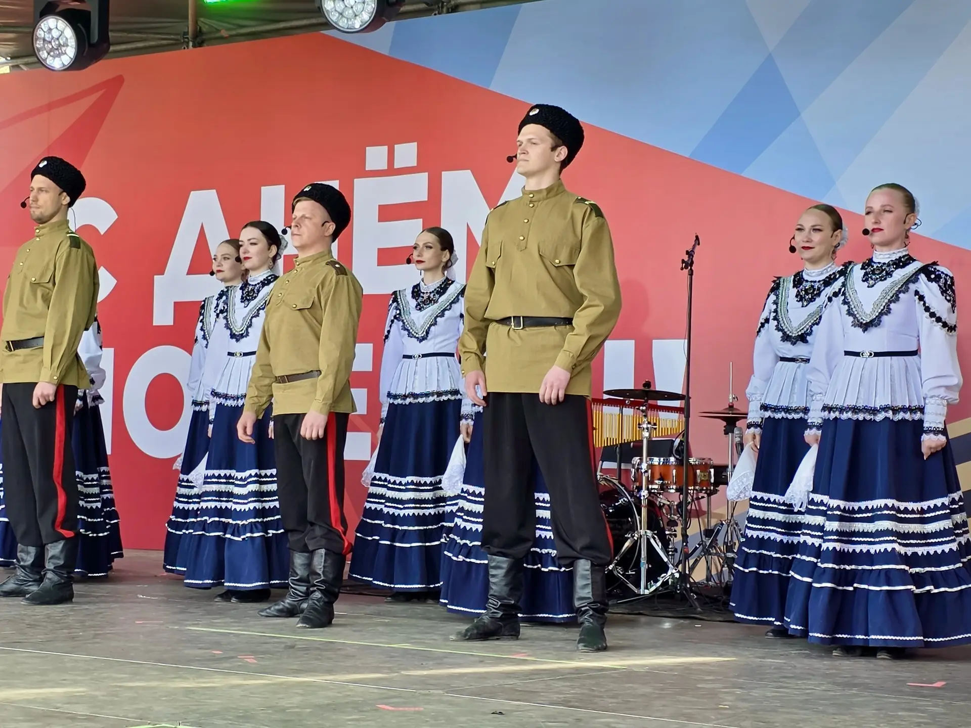 Делимся кадрами со вчерашней концертной программы из парка Победы ✨