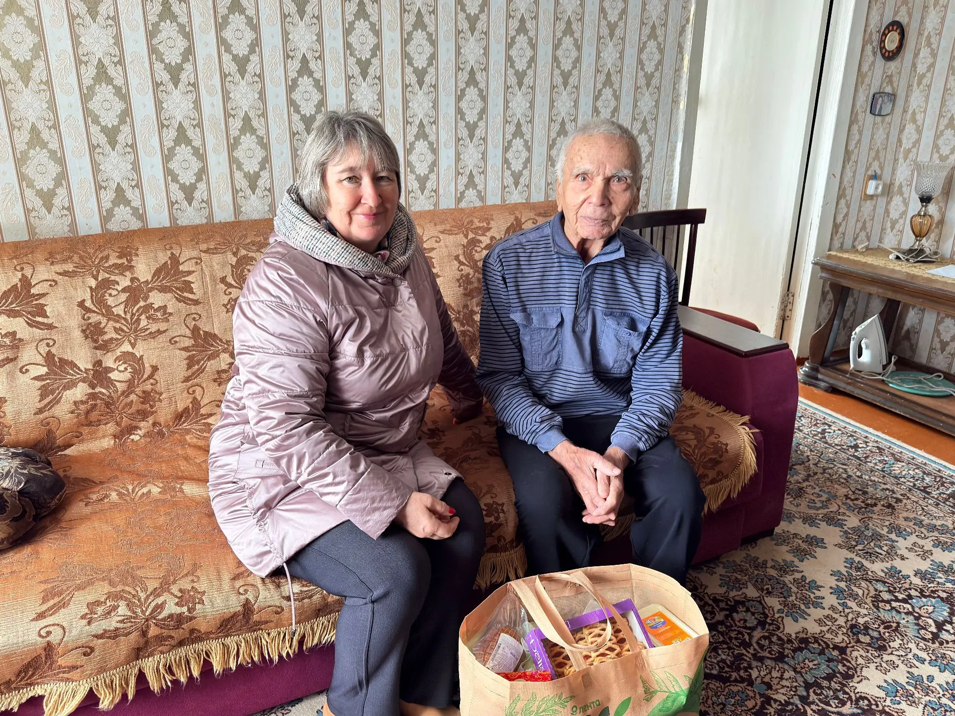 🔷 От поколения к поколению: в честь Дня пожилых людей сотрудники ГУВ КМ РТ поздравили ...