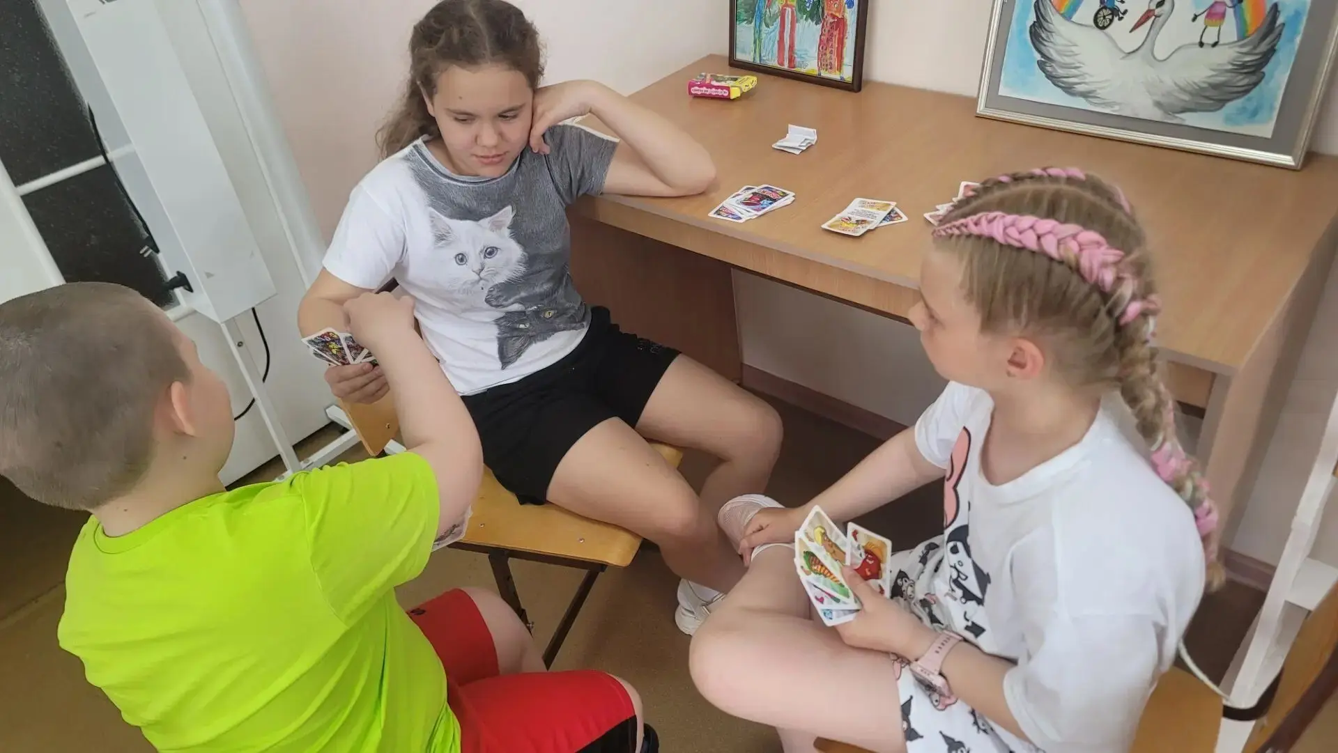🎲 Зачем детям настолки? Как игры сплачивают детский коллектив

Современных детей сложно оторвать от