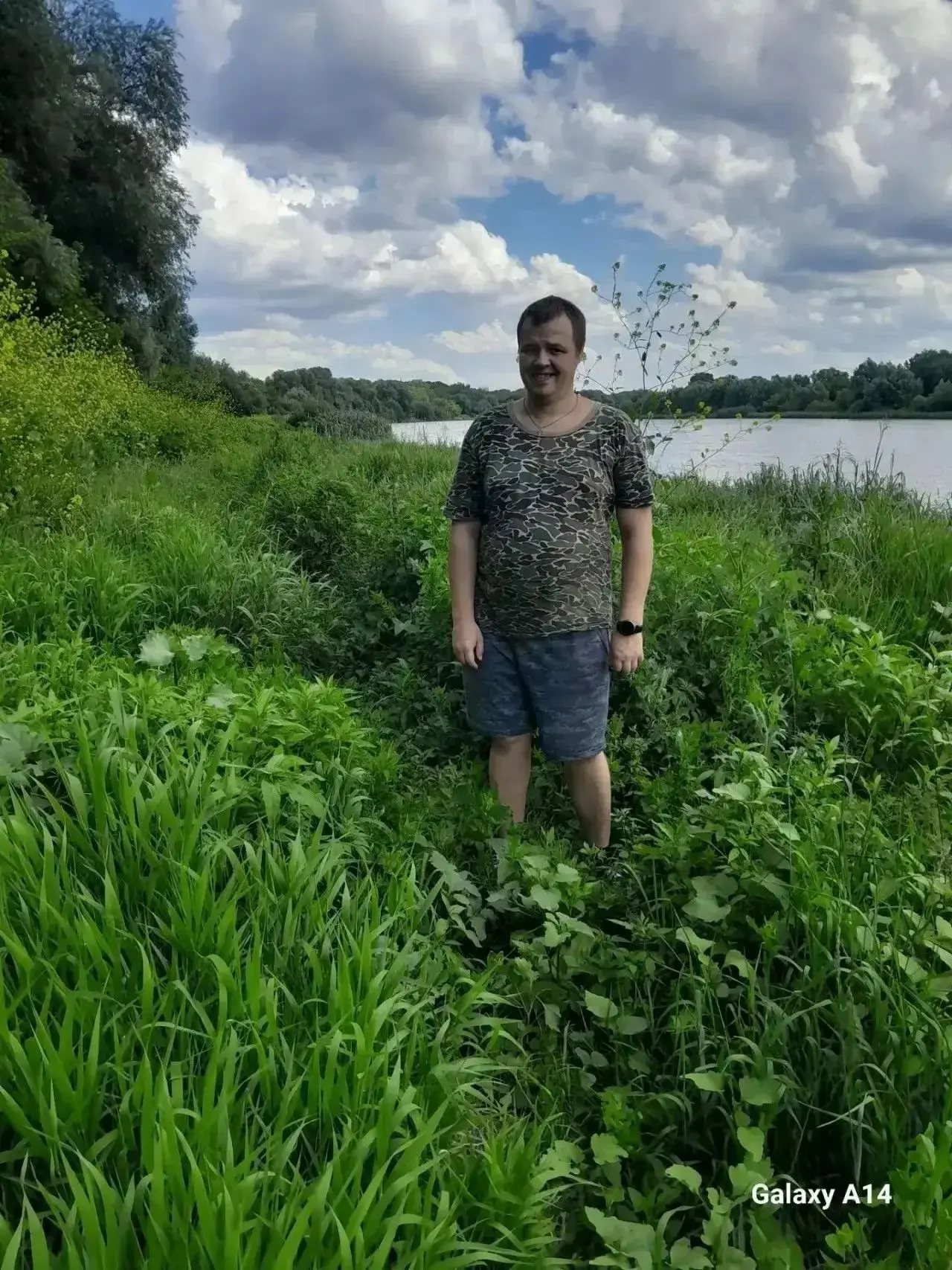38-летний мужчина из Придонского ударил маленького ребенка, играющего на песочнице, и с...