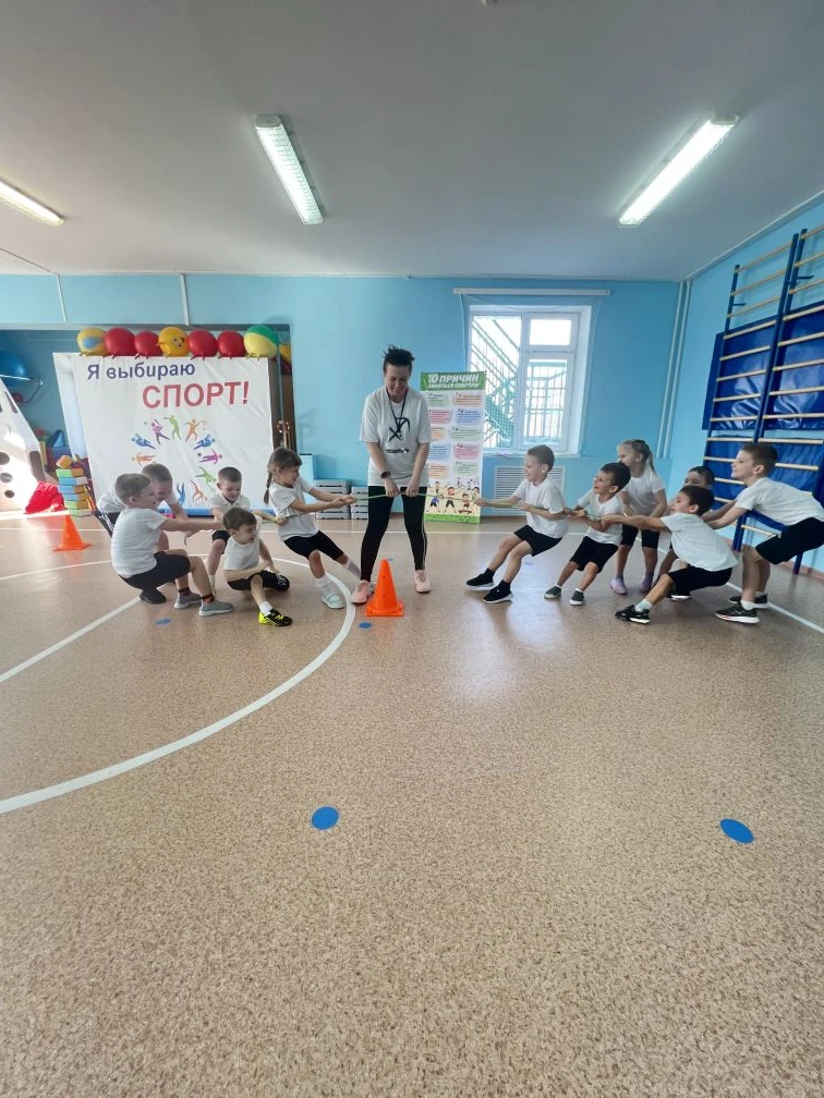 В нашем детском саду прошло спортивное развлечение ко Дню здоровья «Игры народов России...