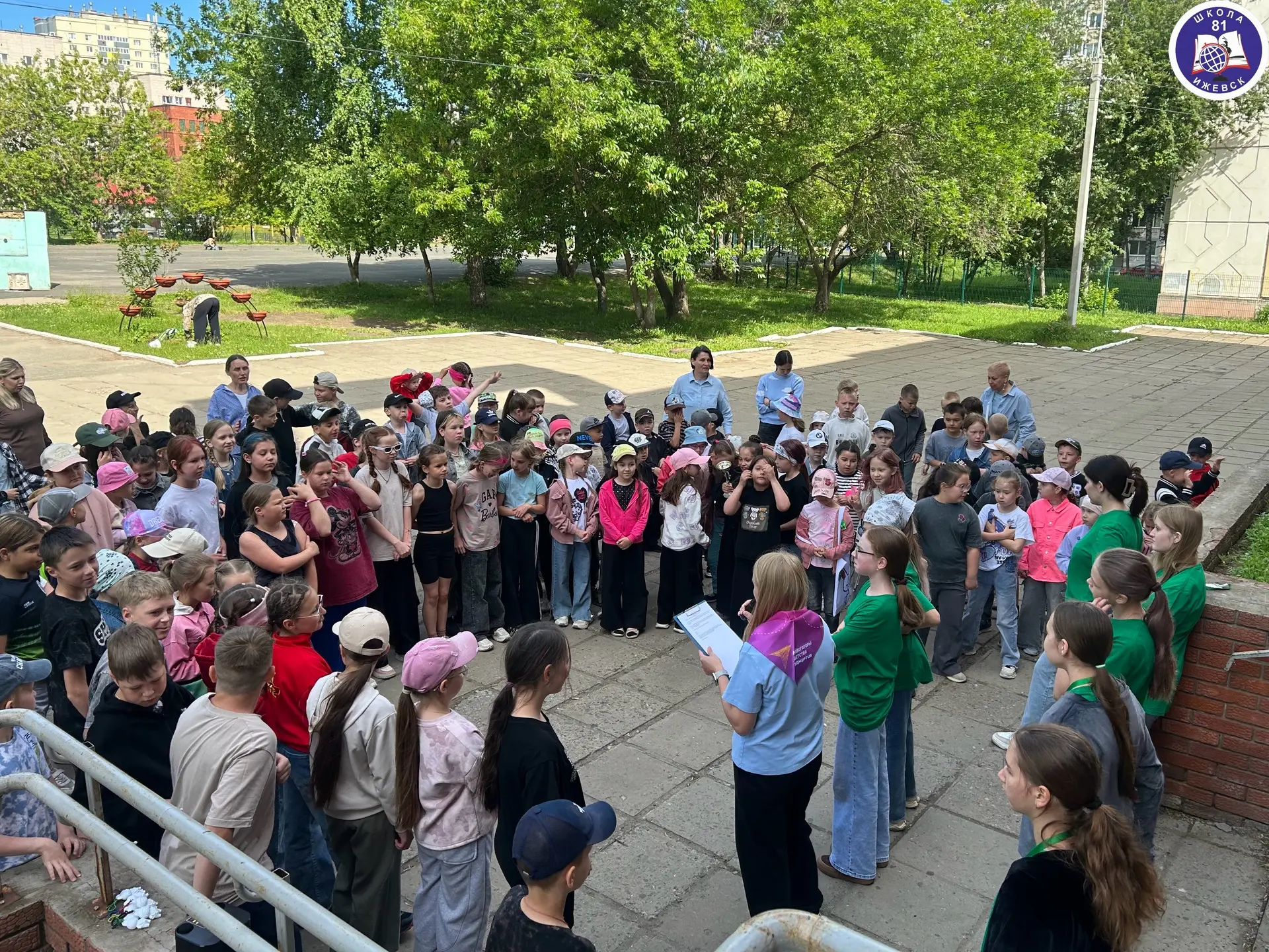 🌺 День одиннадцатый: творчество и искусство! 🎨

Сегодняшний день в лагере был наполнен волшебством