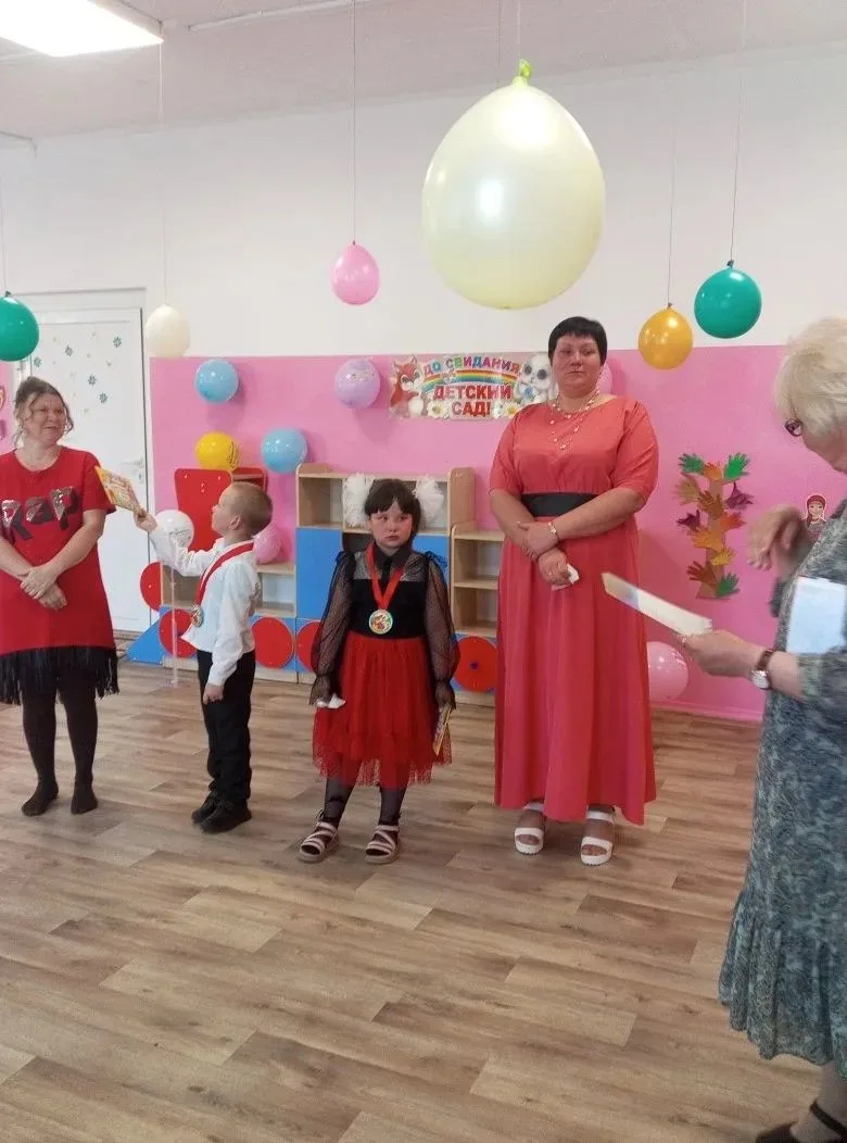 Сегодня — особенный день: наши малыши прощаются с детским садом! 🌟Сколько было улыбок,...