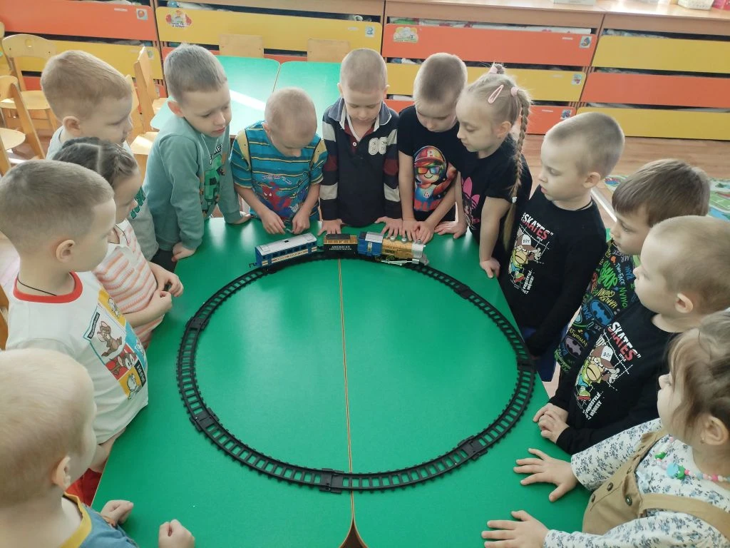 24 марта  отмечается праздник - День рождения паровоза! В честь этого дня наши воспитан...