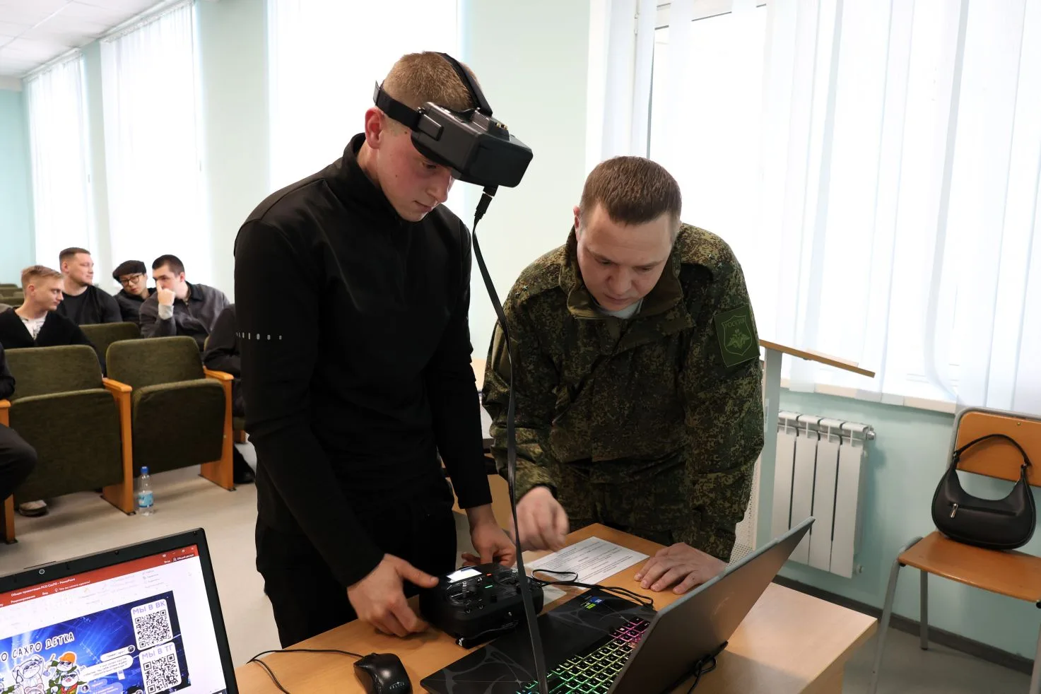 💼 Стать оператором БПЛА за 3 месяца? Студенты СахГУ узнали как это возможно  Оператор беспилотных ле