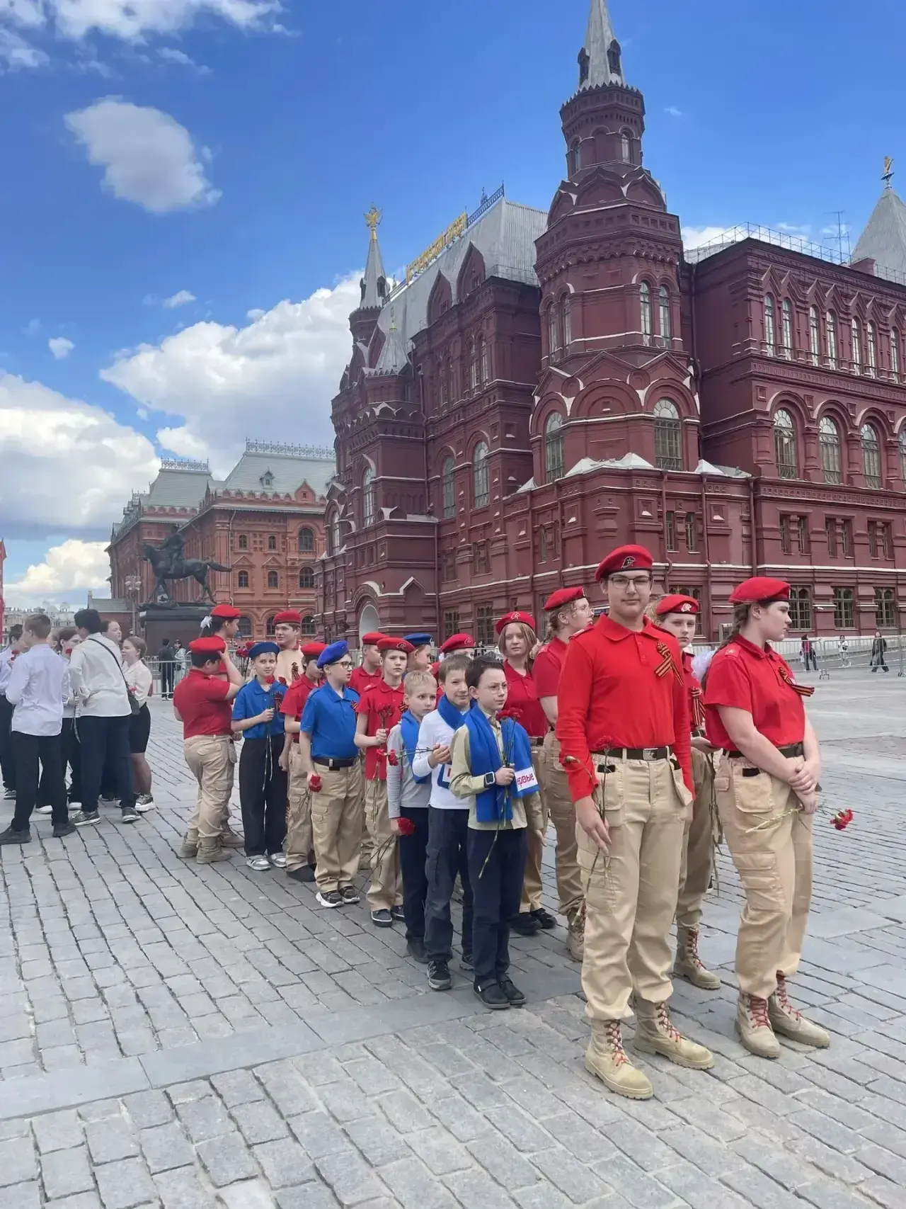 🎖🌹В преддверии празднования годовщины Победы над фашистской Германией юнармейцы и орлята нашей школы