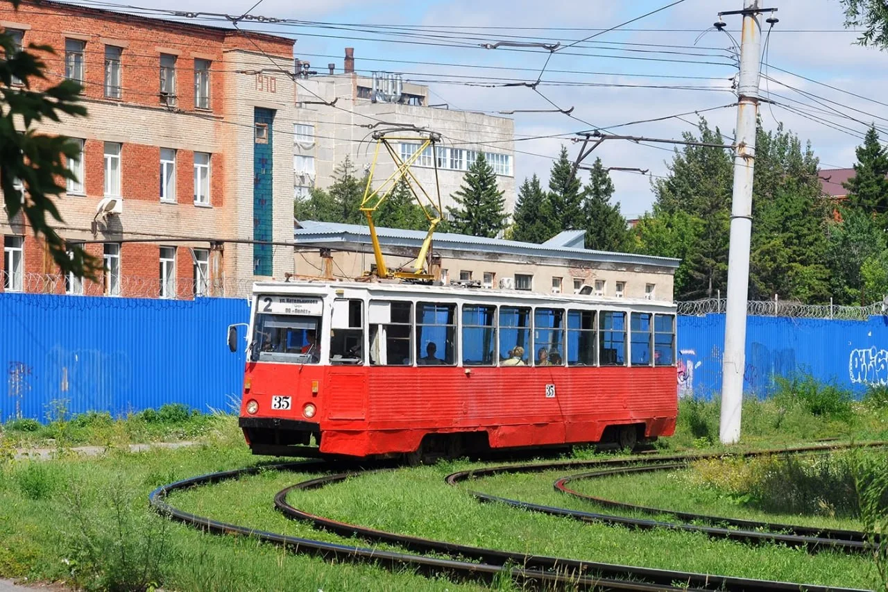 🚋 85% омских трамвайных рельсов изношены — а заменить хотят только 1,25 километра