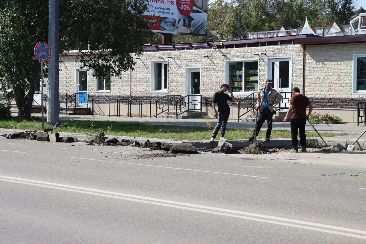 Сегодня на ул. Ленина (от Почтамтской до Дзержинского) идут подготовительные работы к у...