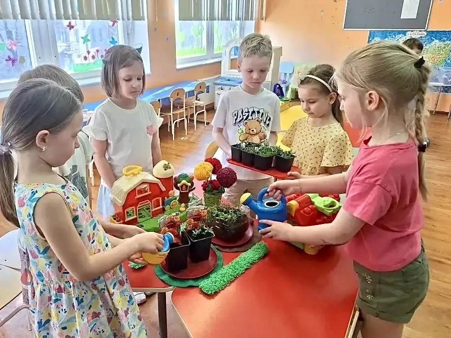 ЧУДО-ОГОРОД 🌱  Кажется, только вчера мы играли в снежки ❄️, а сегодня солнышко🌞 уже вовсю заглядывае