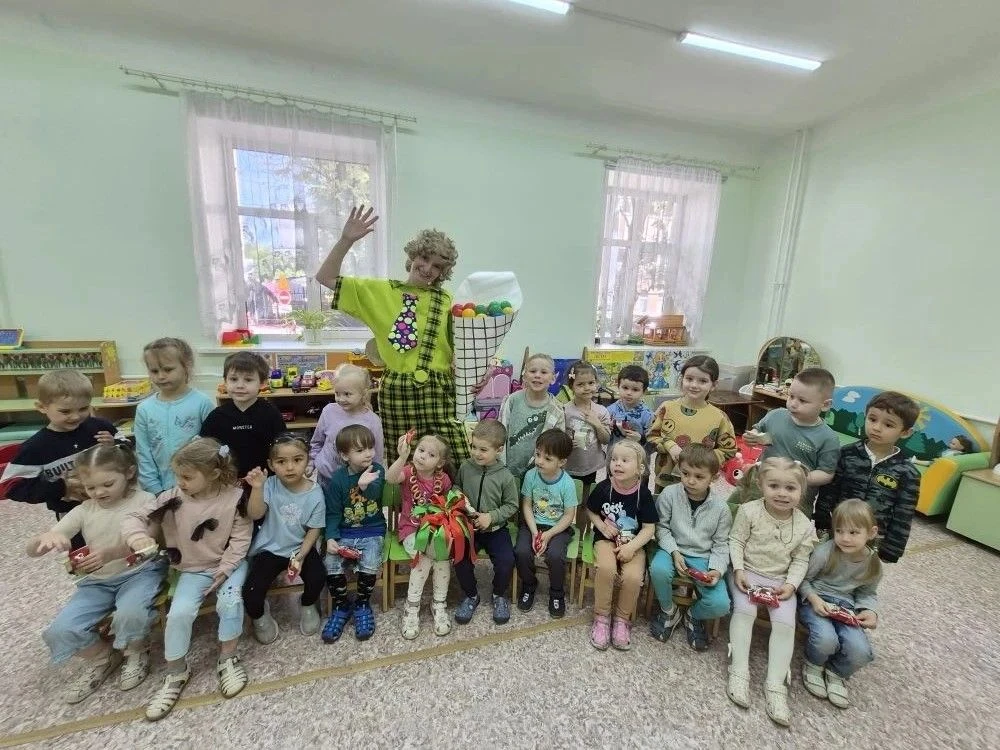 А у нас День рождения!!!! Прекрасный праздник для Верочки и ее друзей. Много игр, волше...