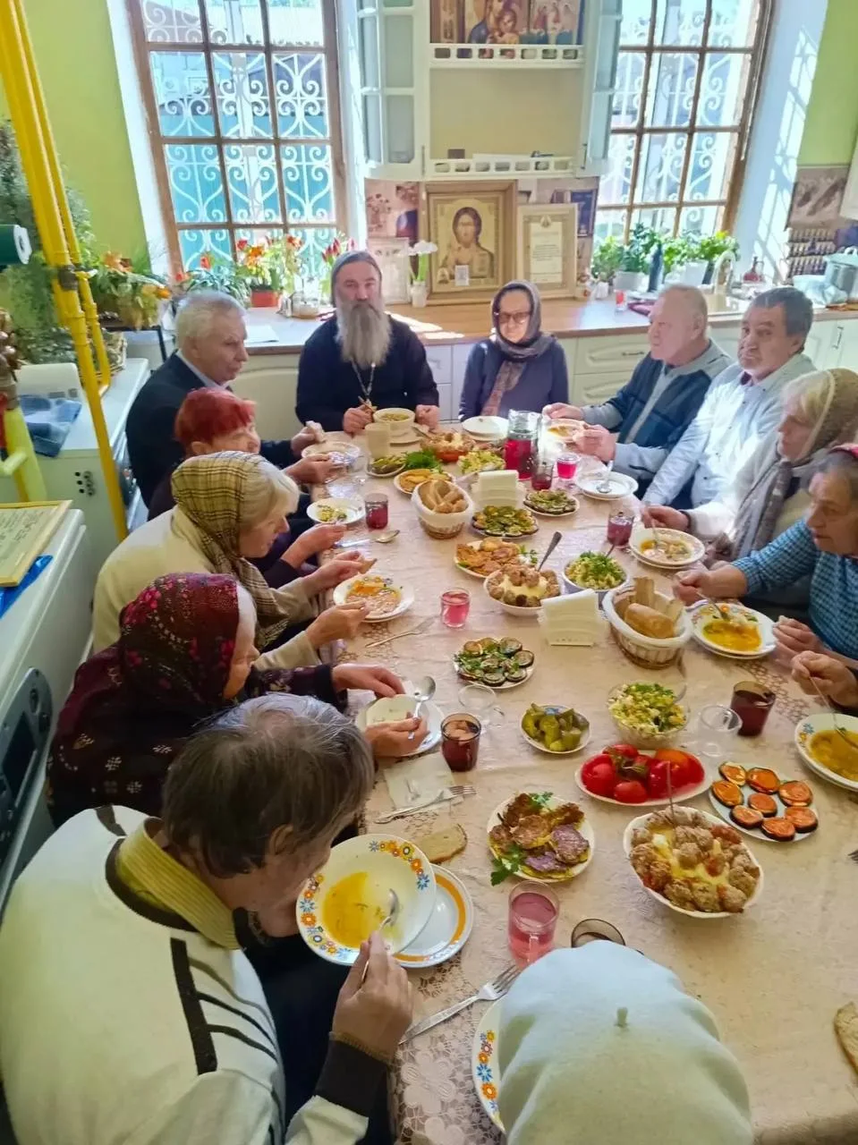⛪ В храме Бориса и Глеба провели встречу ко Дню пожилого человека.