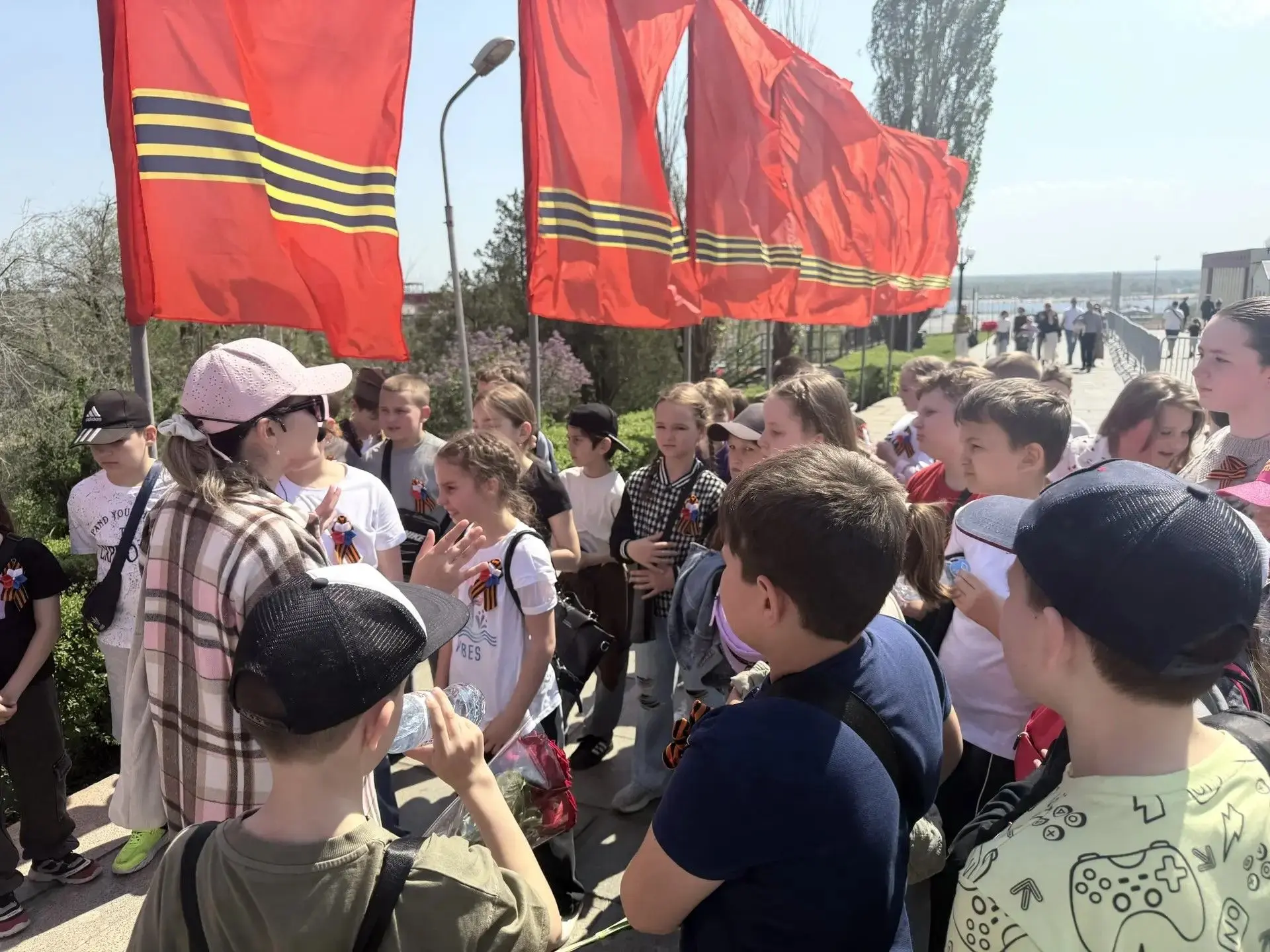 В преддверии Дня Победы ученики 3В класса вместе с классным руководителем Танцюра Людмилой Николаевн