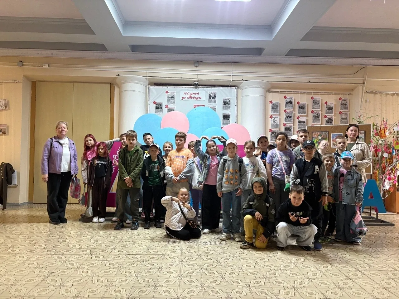 Про Каникулы. Сегодня наш школьный лагерь побывал на музыкальной сказке «Кошкин дом» по пьесе Самуил