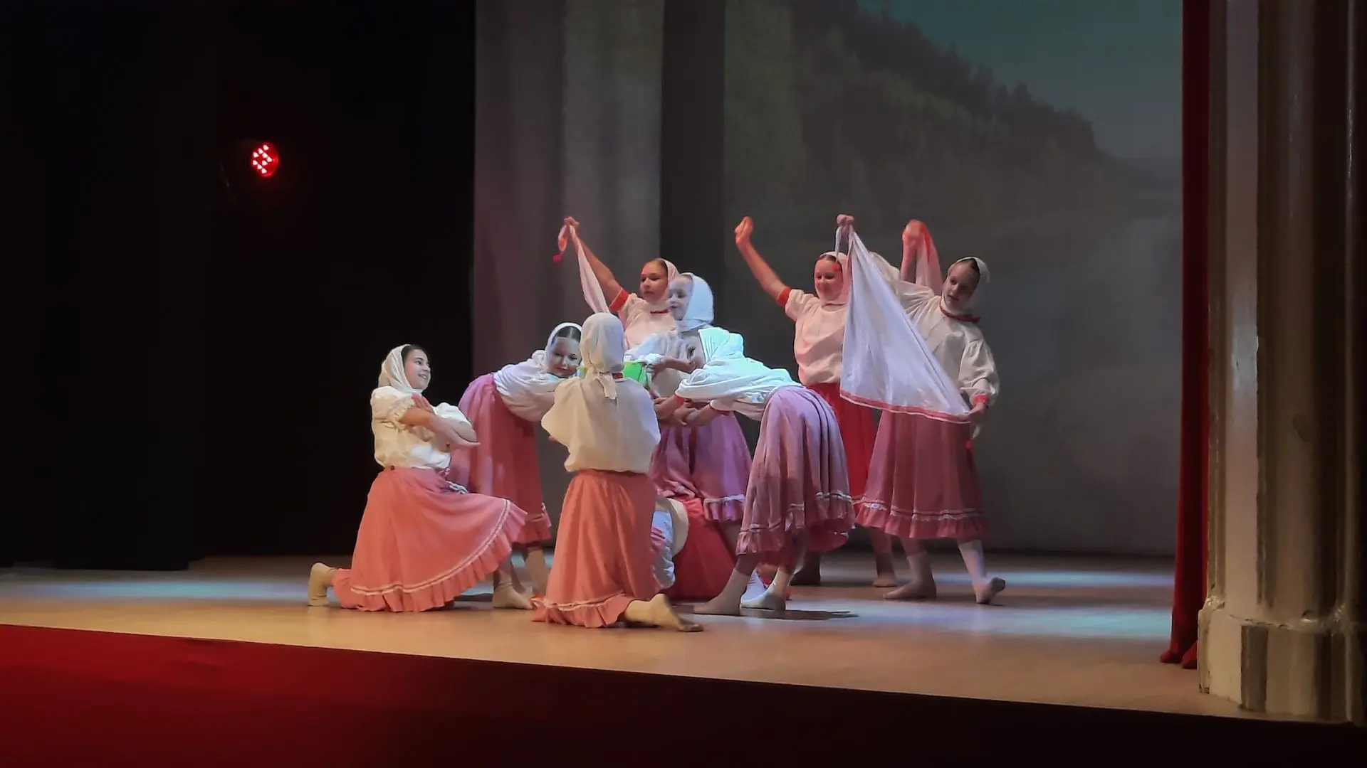 🍁 1 октября в 15:00 состоялся концерт «Серебряный ветер золотой поры»! 🎉💐 Это был на...