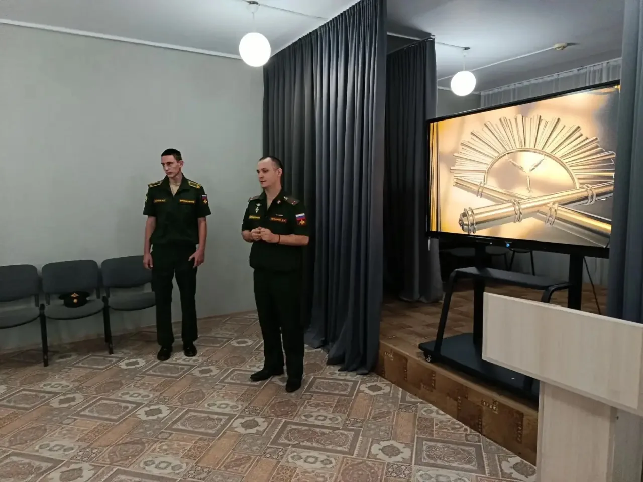 Будущее начинается сегодня: в школе прошла встреча с будущими защитниками Отечества🇷🇺
