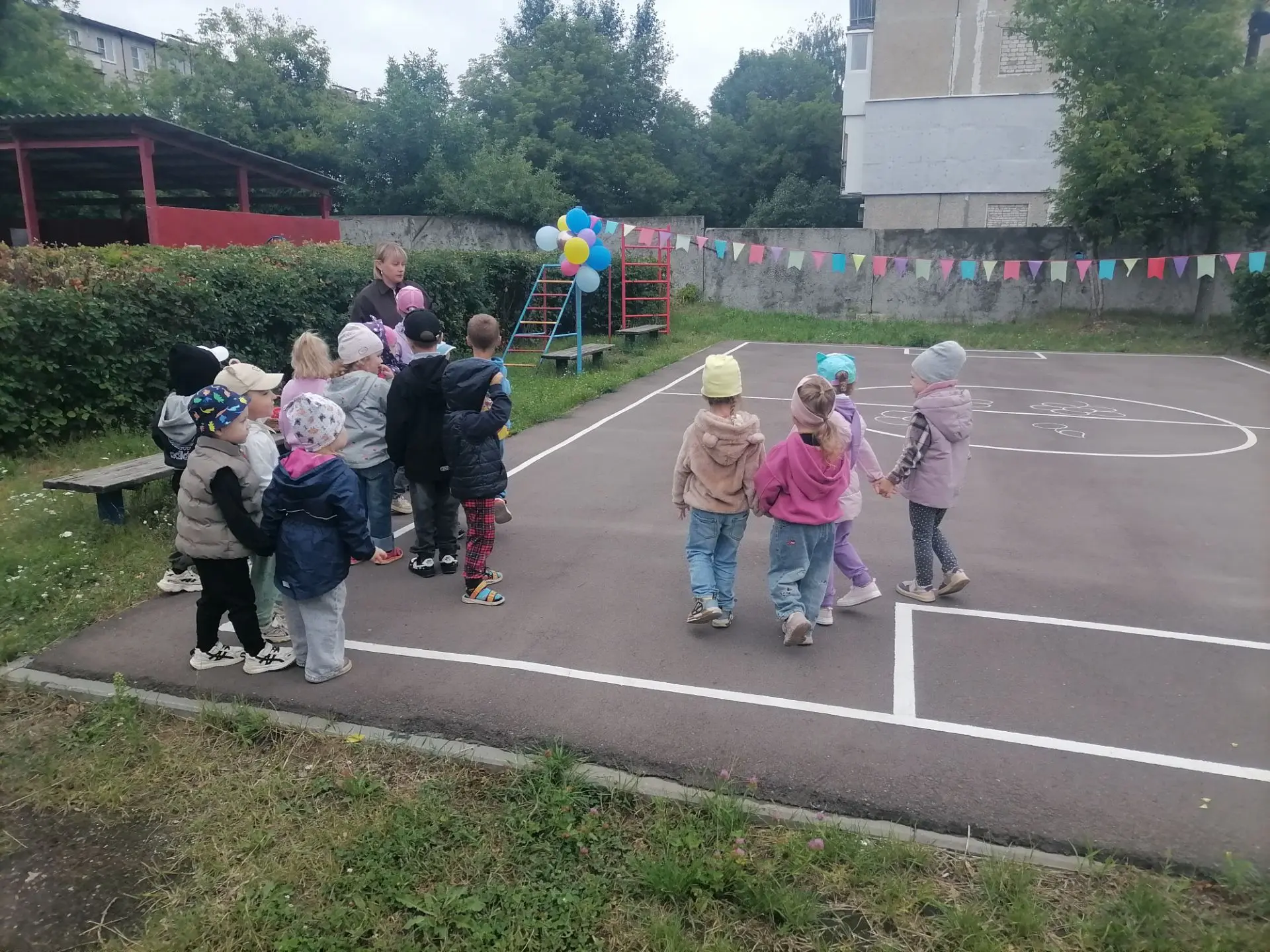 "Неделя Рисования".
Сегодня, в нашем детском саду прошли праздниные развлечения, посвященные рисован