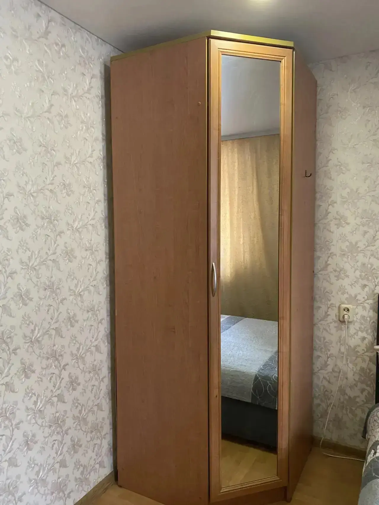 Продам угловой шкаф, в подарок комод. Цена 2 500
Тел: 8917 409 26 12
Автор:Адель 

Объявления Уфа | 