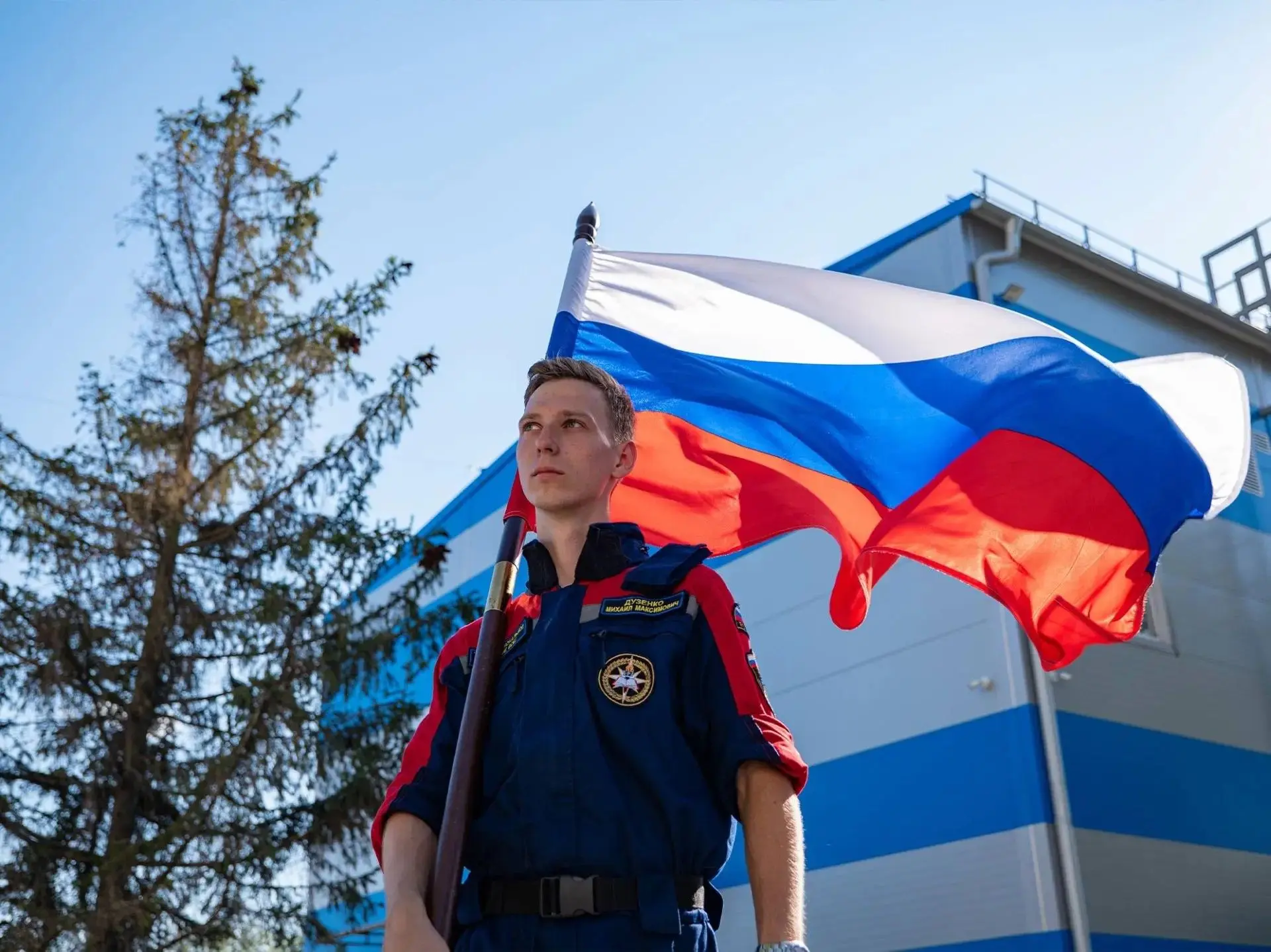 Как Россия отметила День государственного флага 🇷🇺